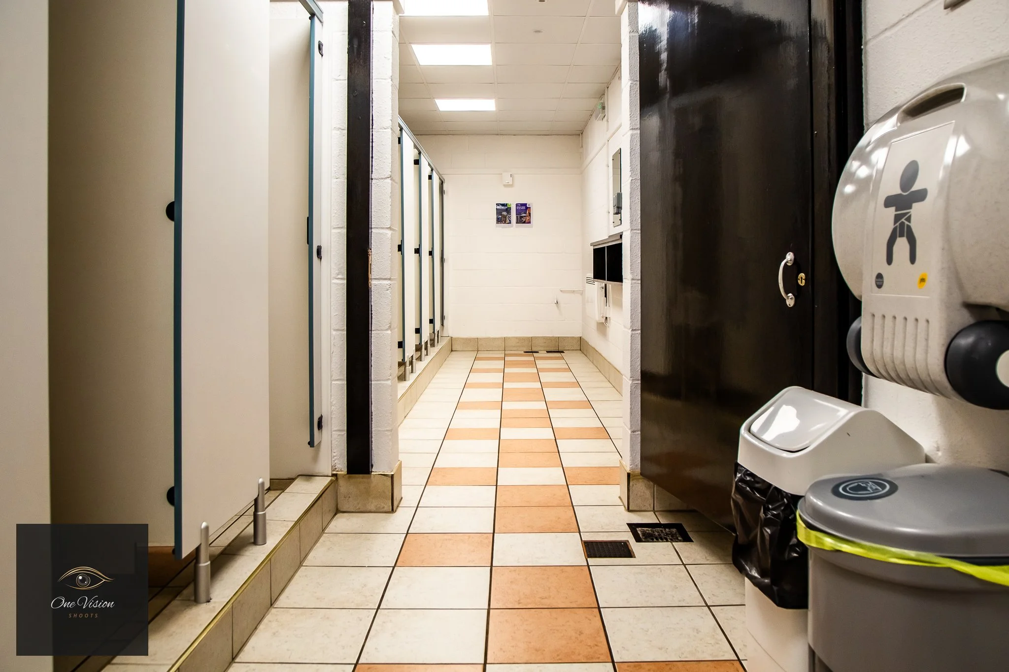 Lee Valley Dobbs Weir, Facilities, Womans Showers.jpg