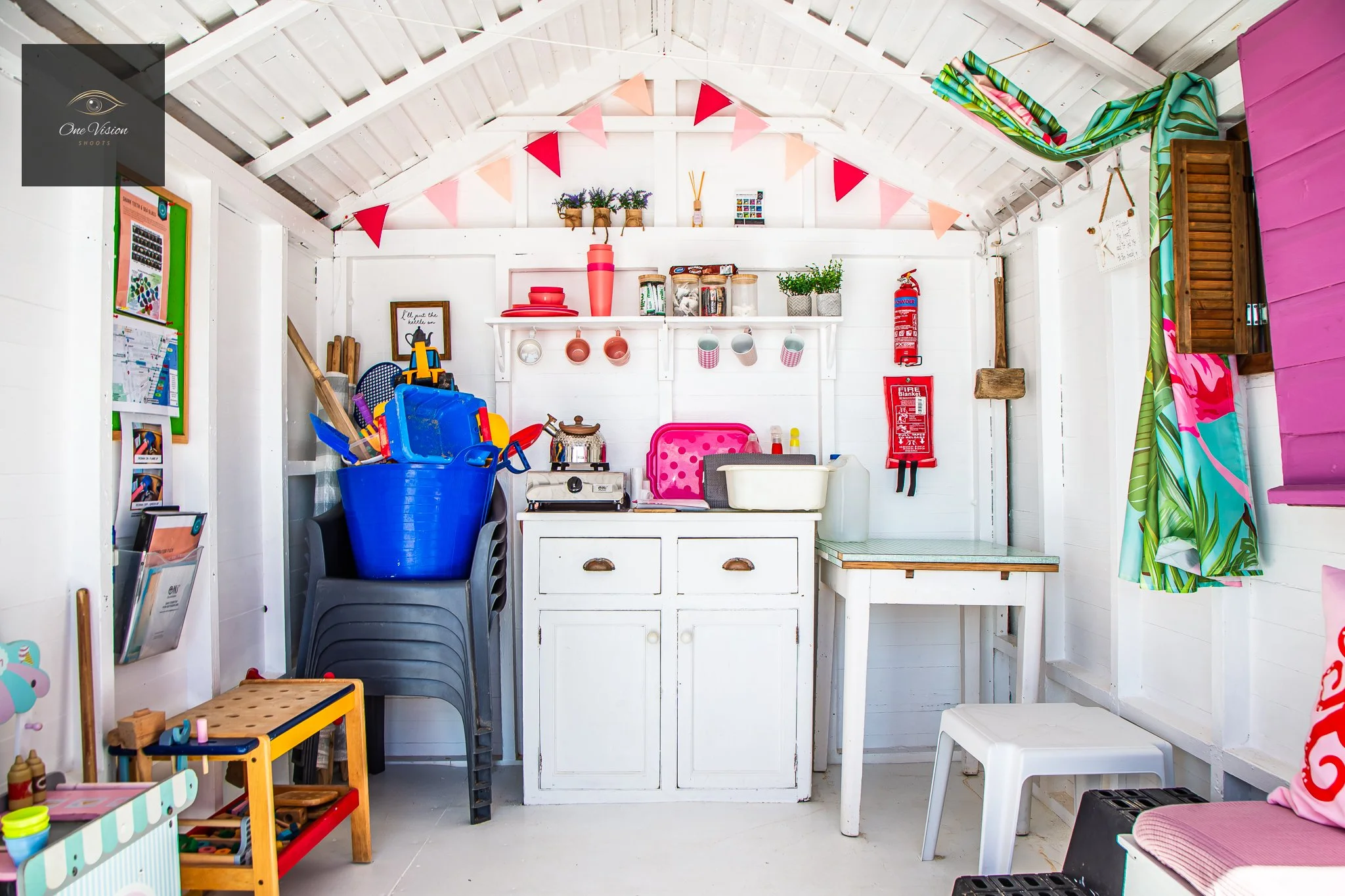 Walton-On-The-Naze Beach Huts, Pink Hut (391 - Rosina), Internal.jpg