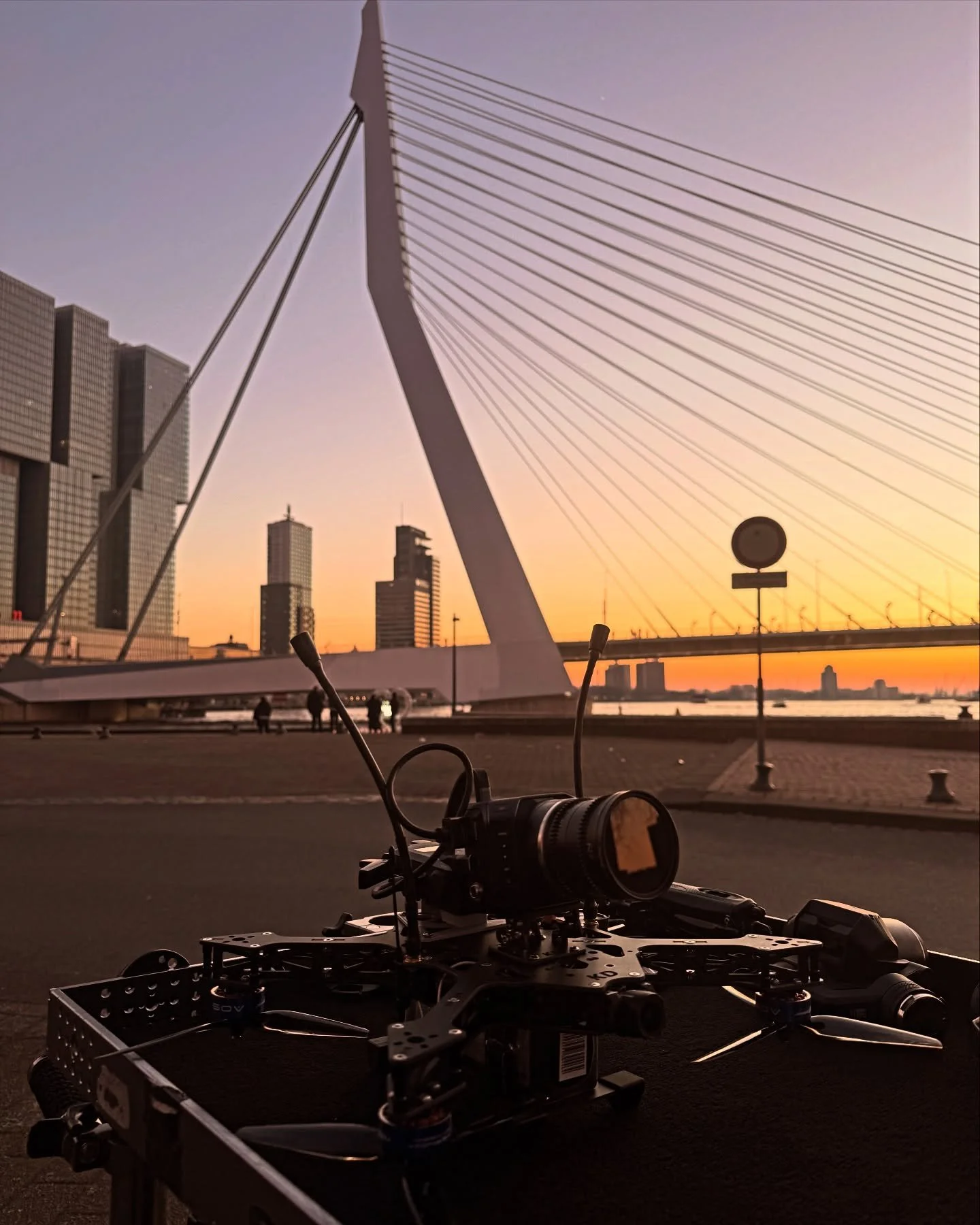 kd7 with a blackmagic G2 
&amp;inspire 3
on a shoot with 
pilote: @tomoudijk 
camera operator @ivoreichgelt 
rt: @tessaoudijk 
@martensmultimedia 
@feyenoord 
@b.made.digital