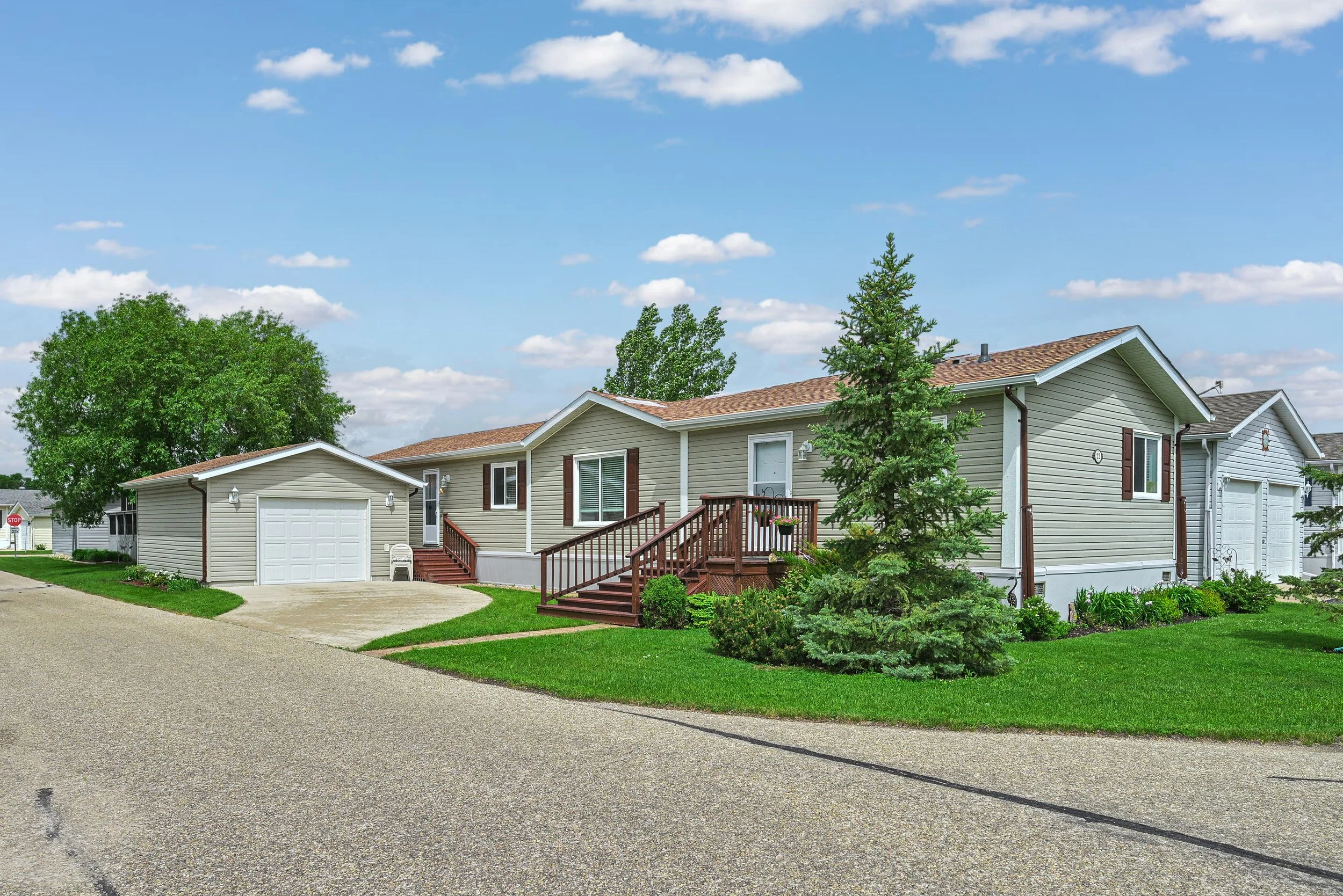 22 country club drive 01.jpg