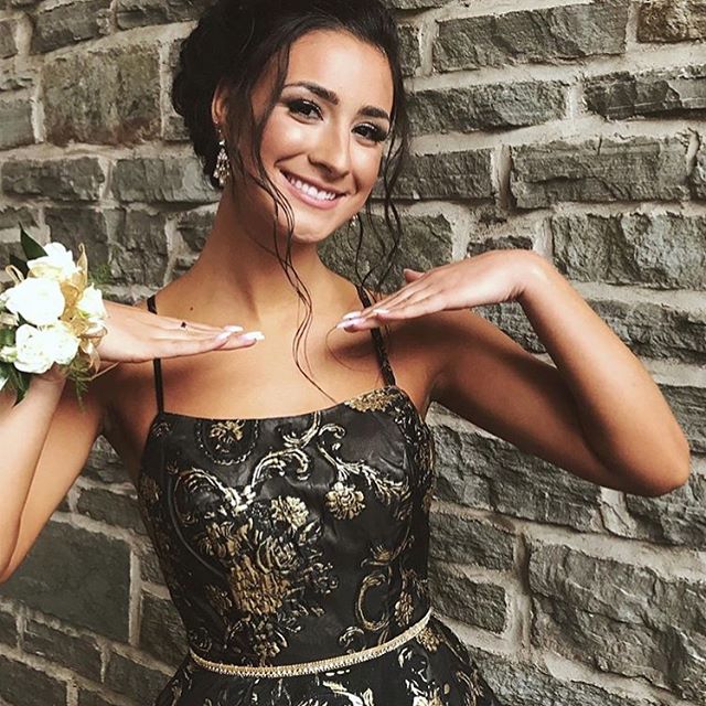 Still haven&rsquo;t booked your prom tan. It&rsquo;s not too late still some openings left. Formerly OrganicTan Halifax. #prom2019 #naturalspraytan #northendhalifax #vegan #promdress