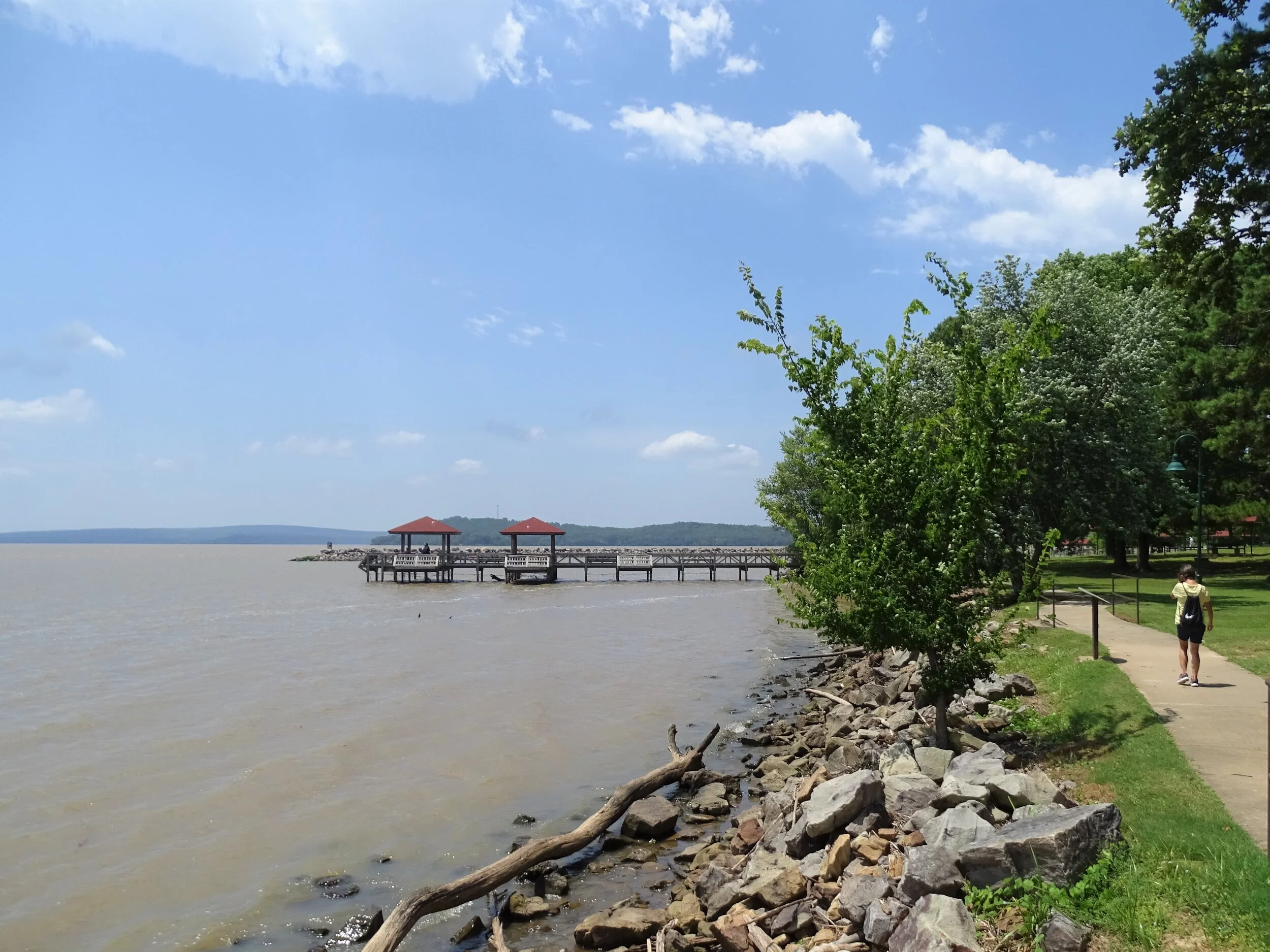 Arkansas: Lake Dardanelle Attracts Boaters and Others Looking for Fun in a Beautiful Setting