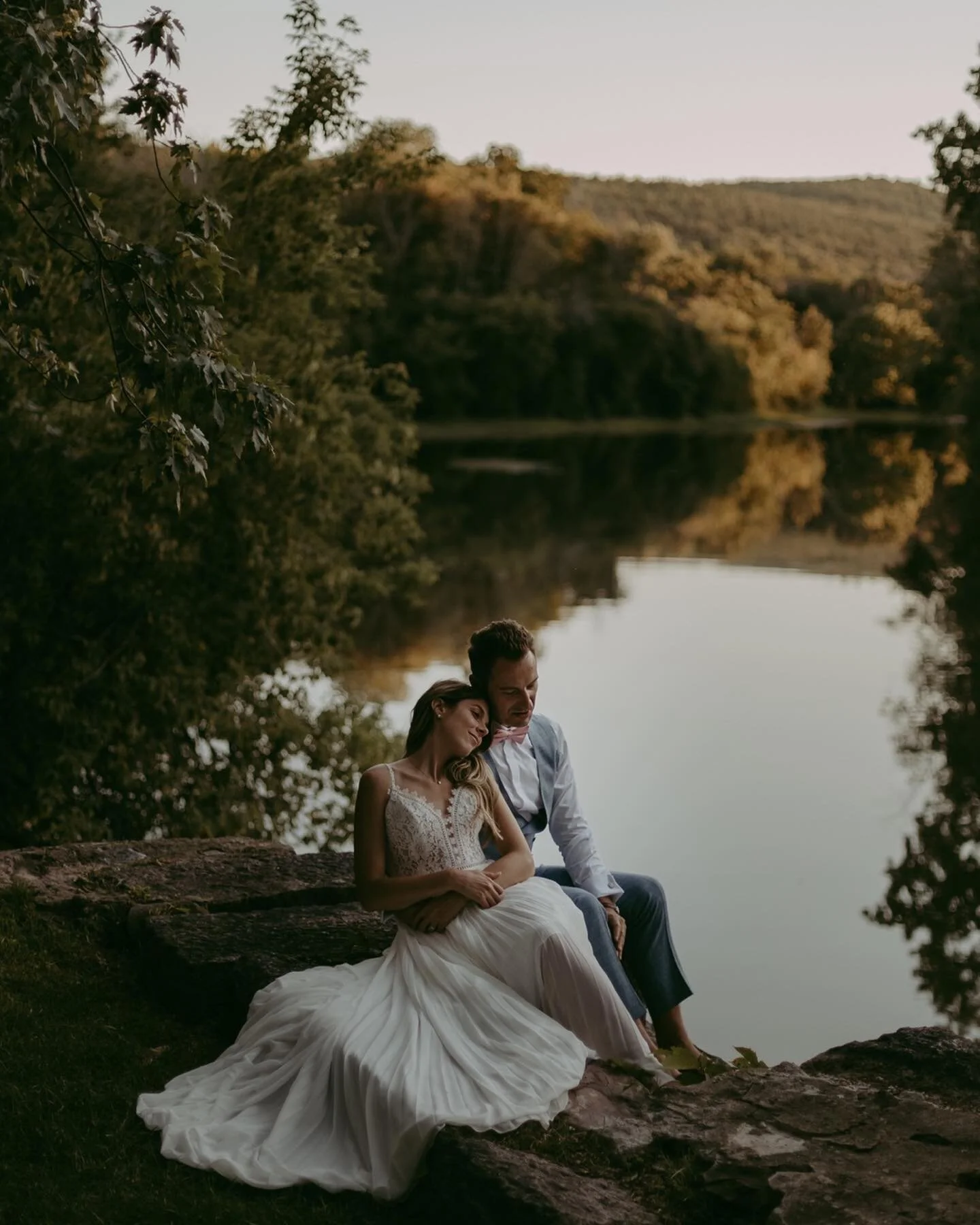 Great love , warm and tight 💗

Team!
Venue: @lecafedelhorloge 
Dress: @bylillianwest 
.
.
.
.
.
.
.
.
.

 #montrealweddingphotographer #weddingphotographermontreal #montrealphotographer #indiewedding #intimateweddinphotographer #bestweddingshots 
 #