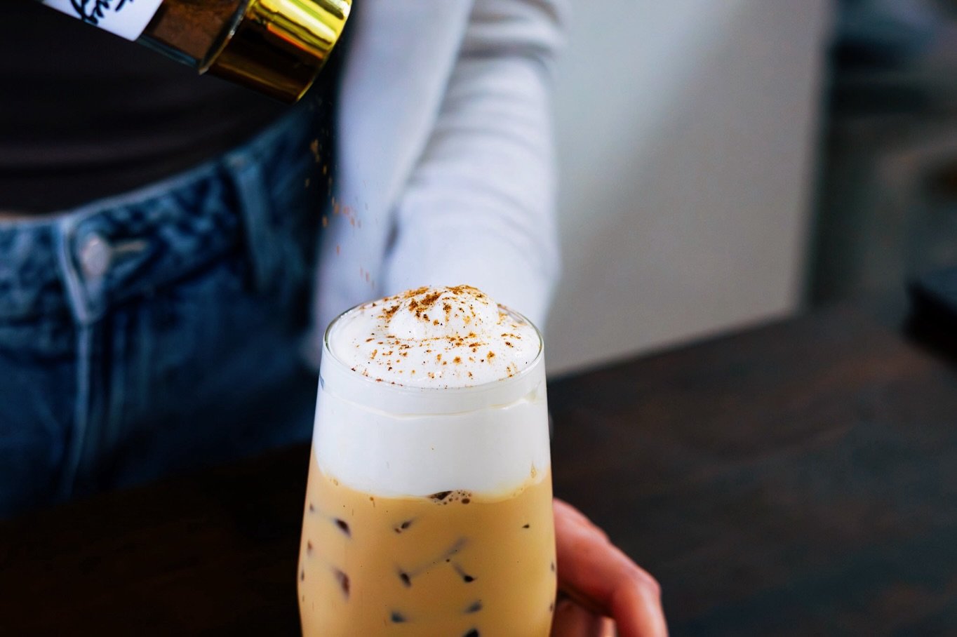 you guys have been loving the carrot cake latte and we can&rsquo;t blame you! made with real carrot, vanilla beans, cinnamon sticks, nutmeg and brown sugar, this housemade syrup is a real treat - perfect for the Easter season! 
 
#carrotcakelatte