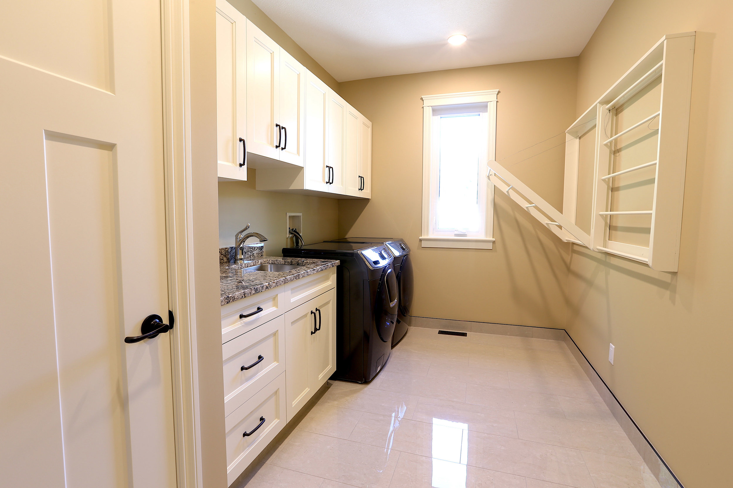 14 Laundry Room.JPG