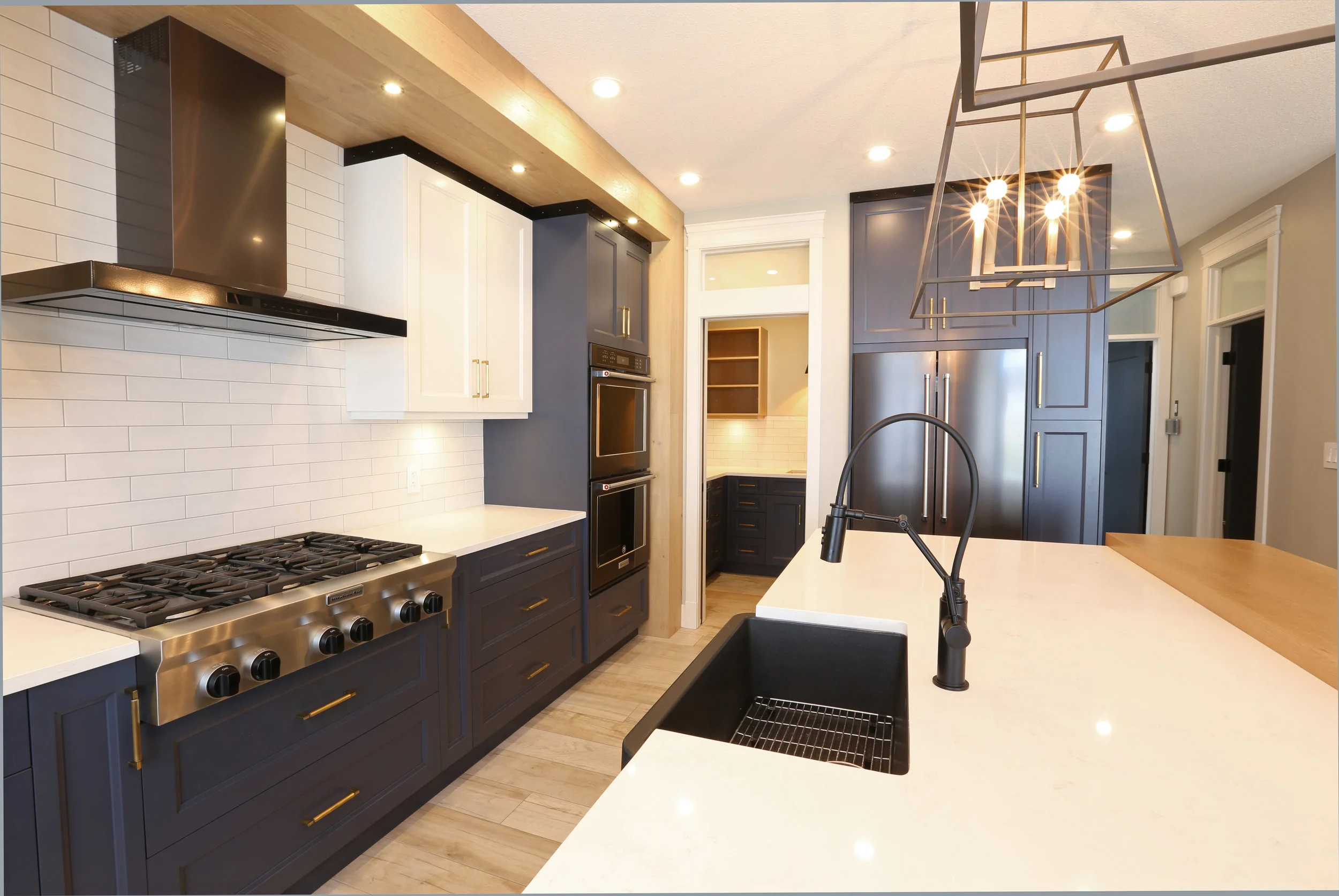 5Kitchen.jpg