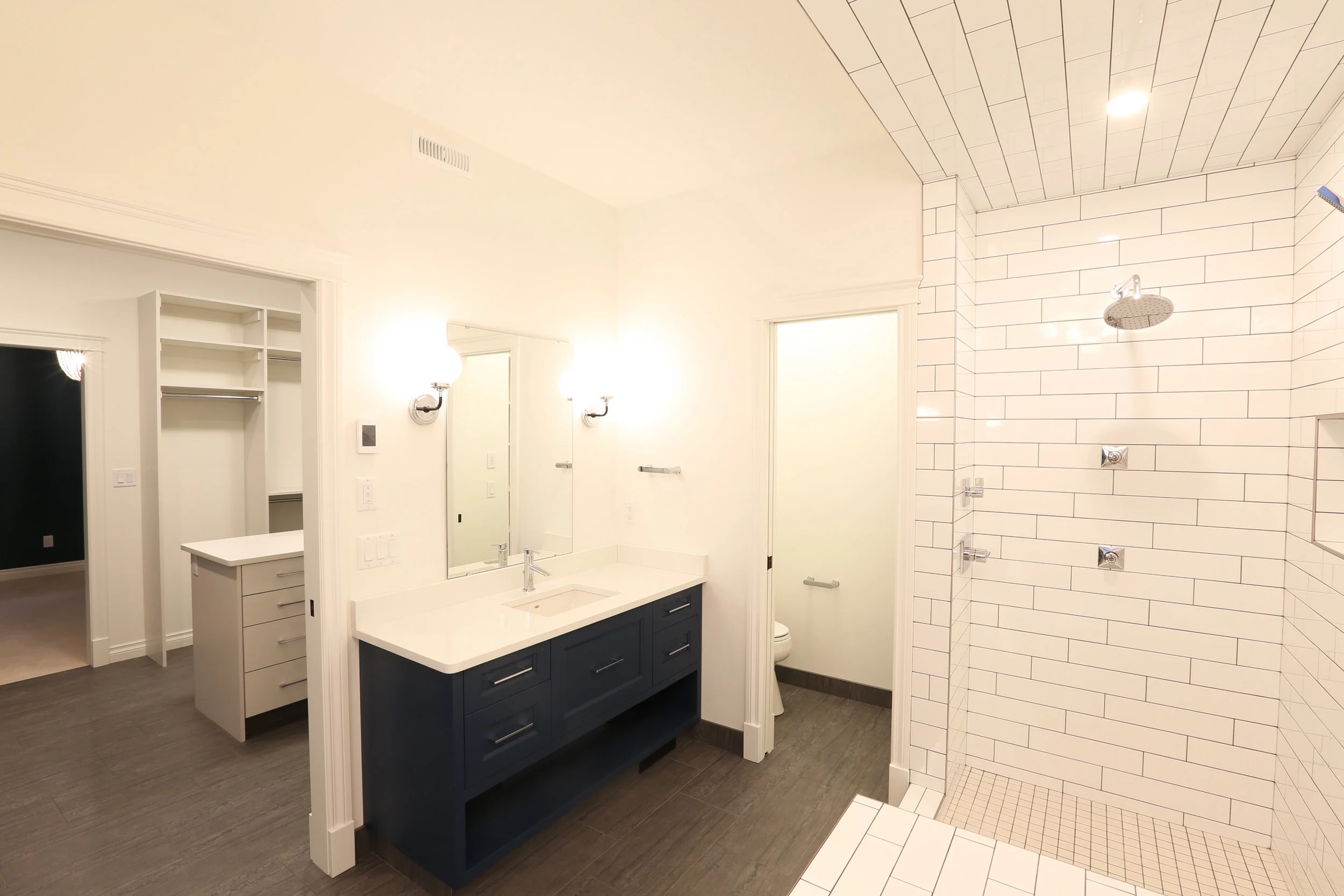 14 Master Bath.JPG