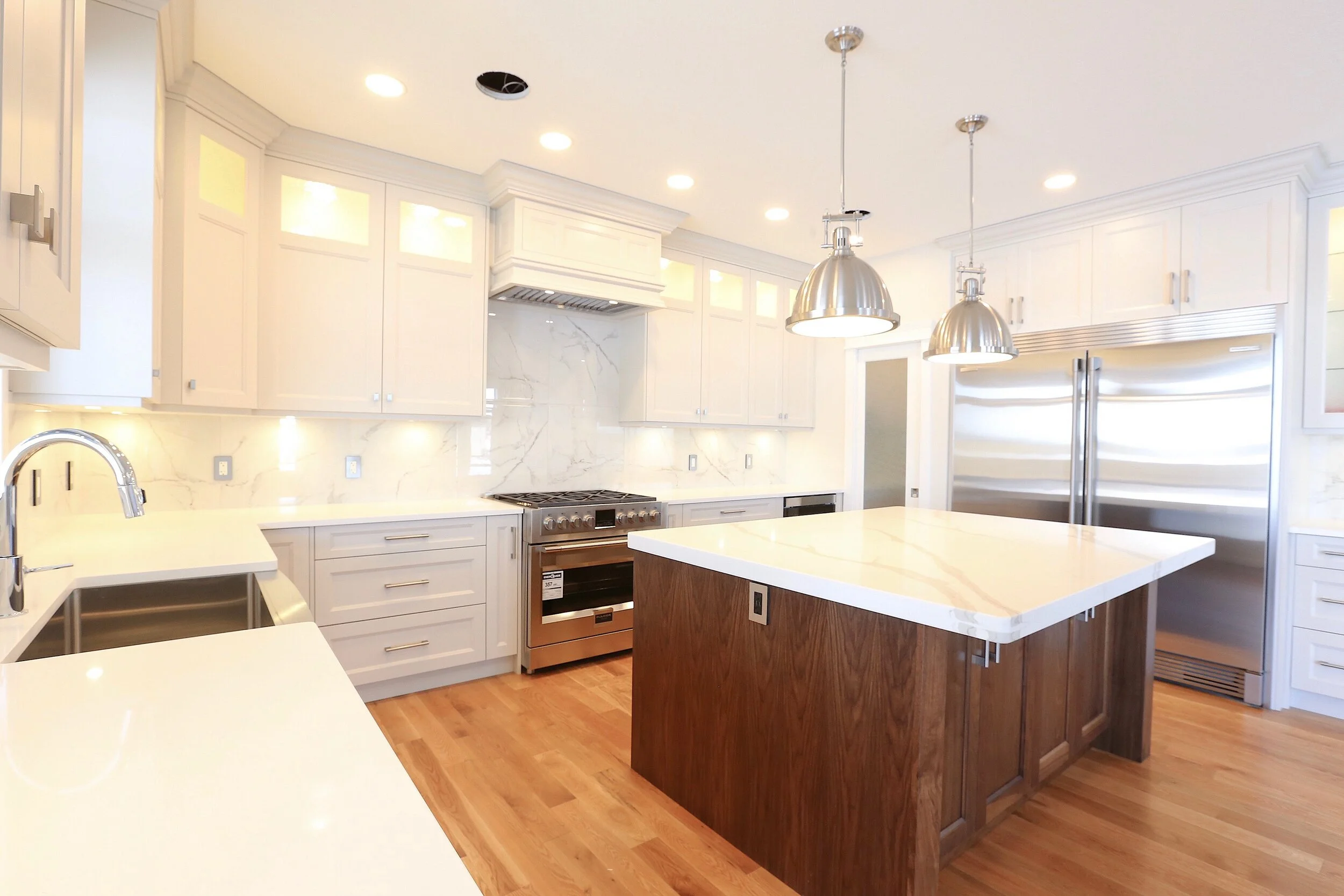 (2)Kitchen (1).JPG