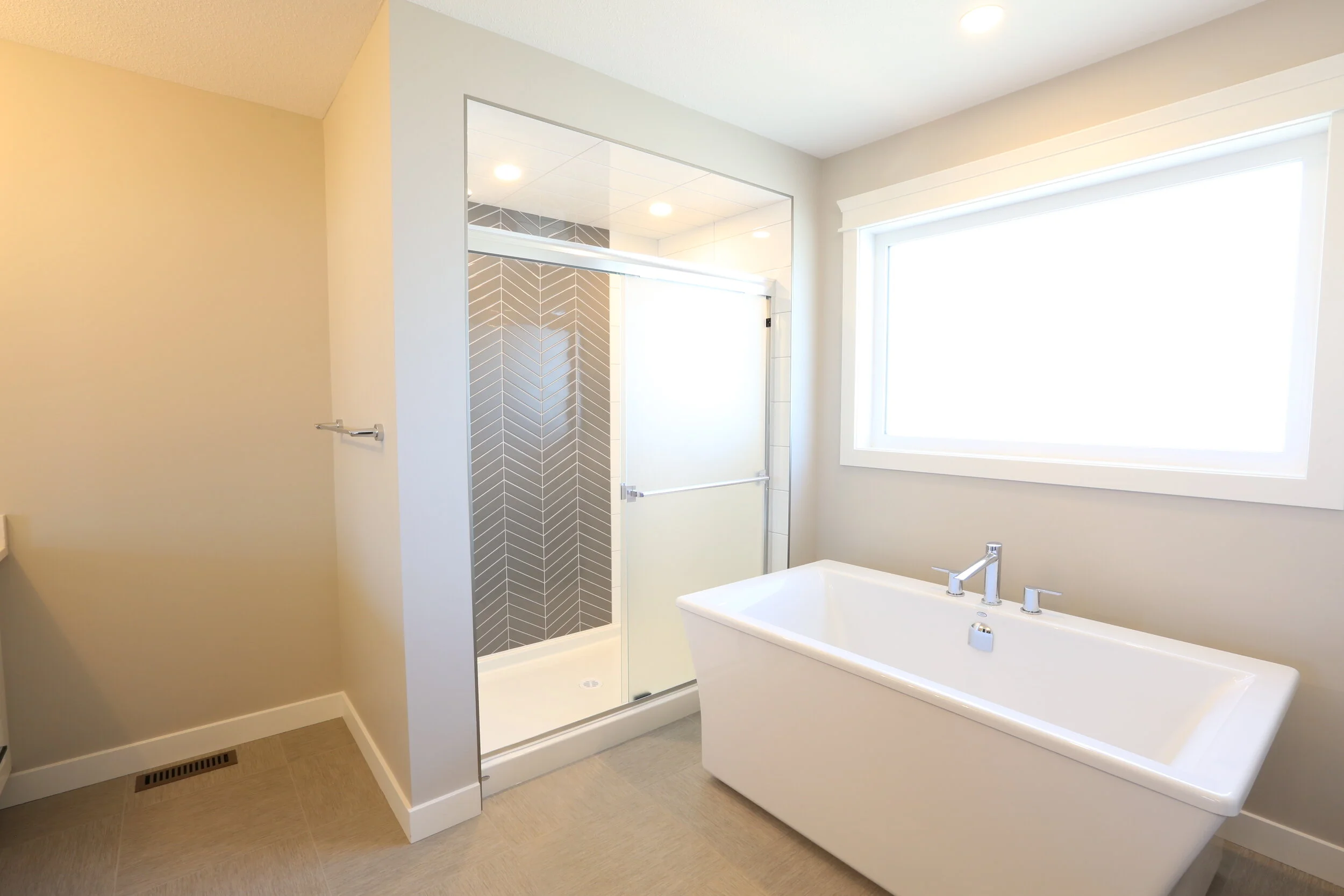 Ensuite (2).JPG