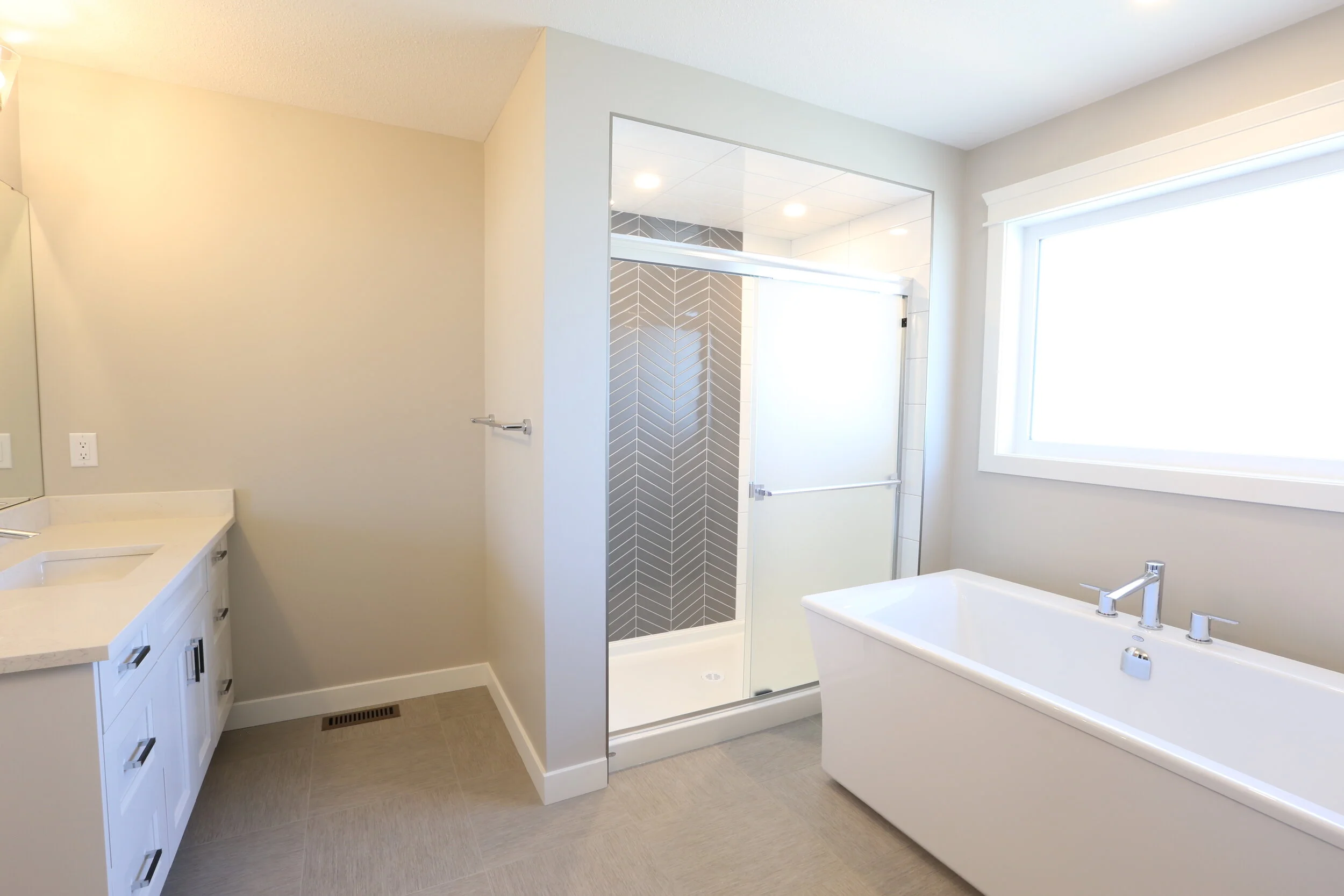 Ensuite (3).JPG