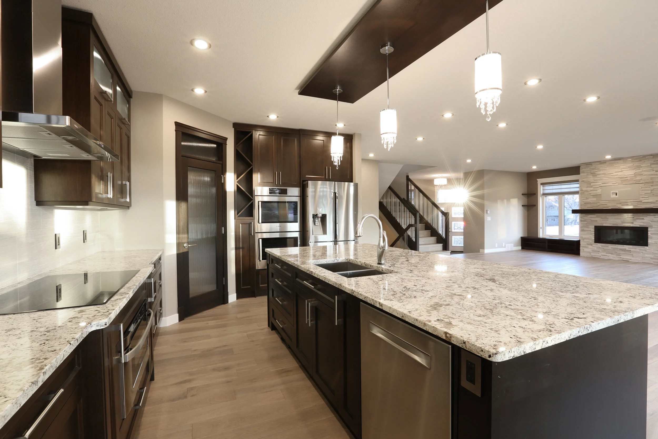 7 Kitchen 2.jpg
