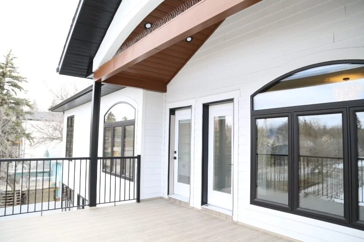 12 Balcony.JPG