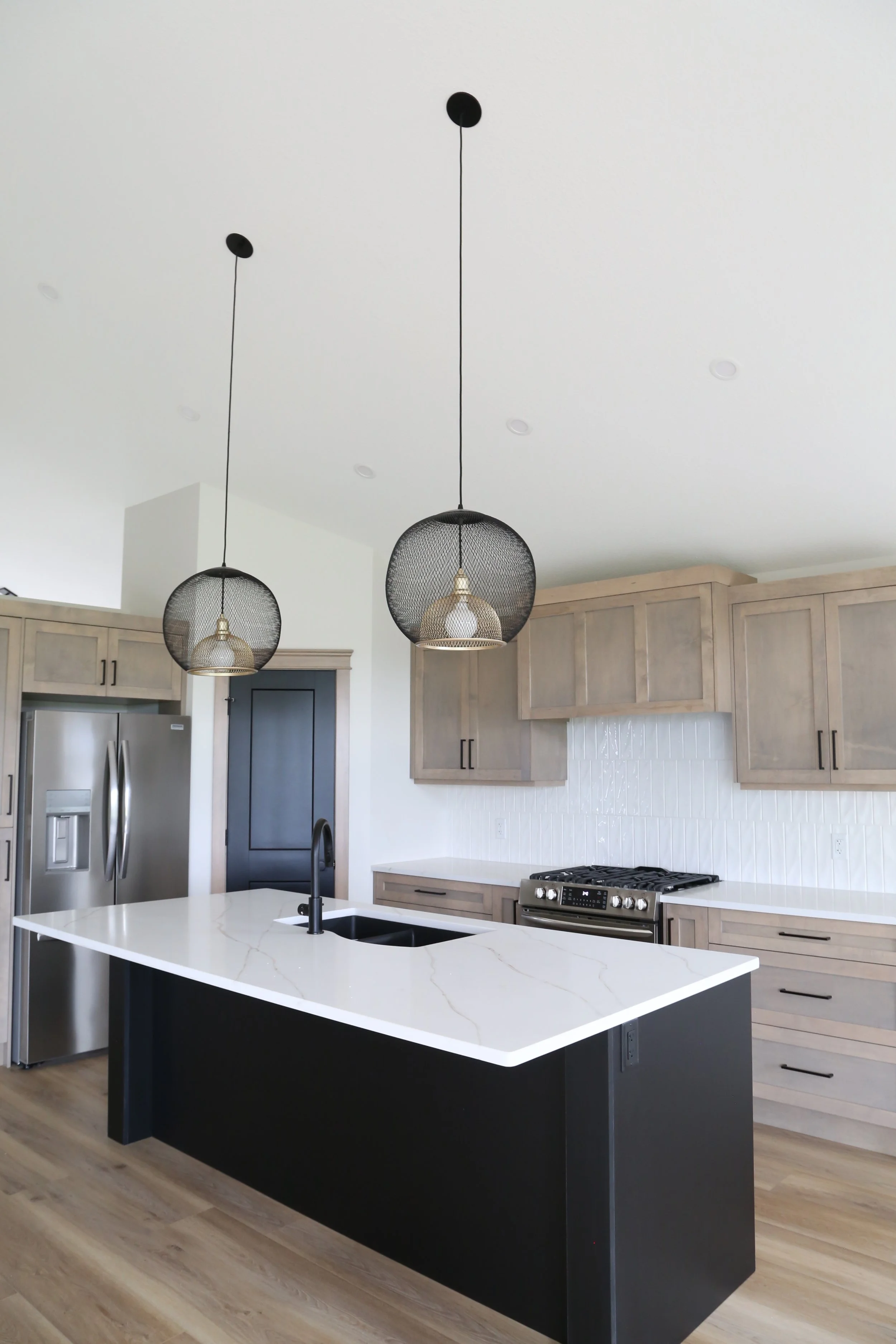 7 Kitchen.JPG