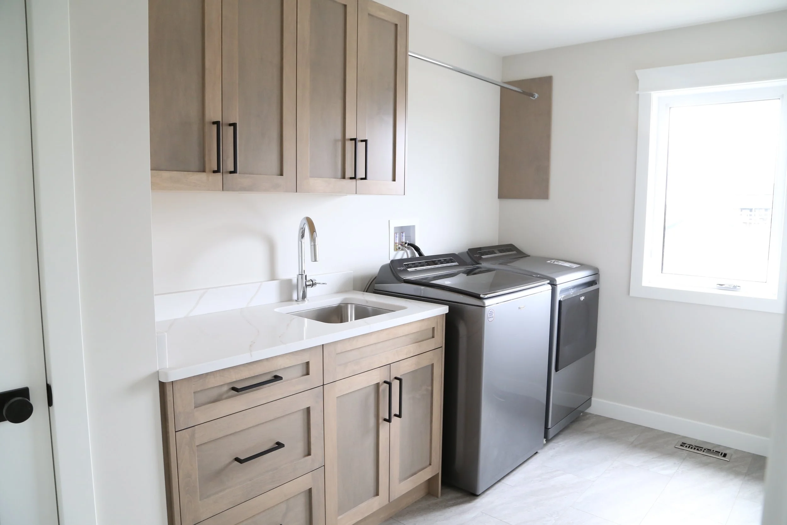15 Laundry room.JPG
