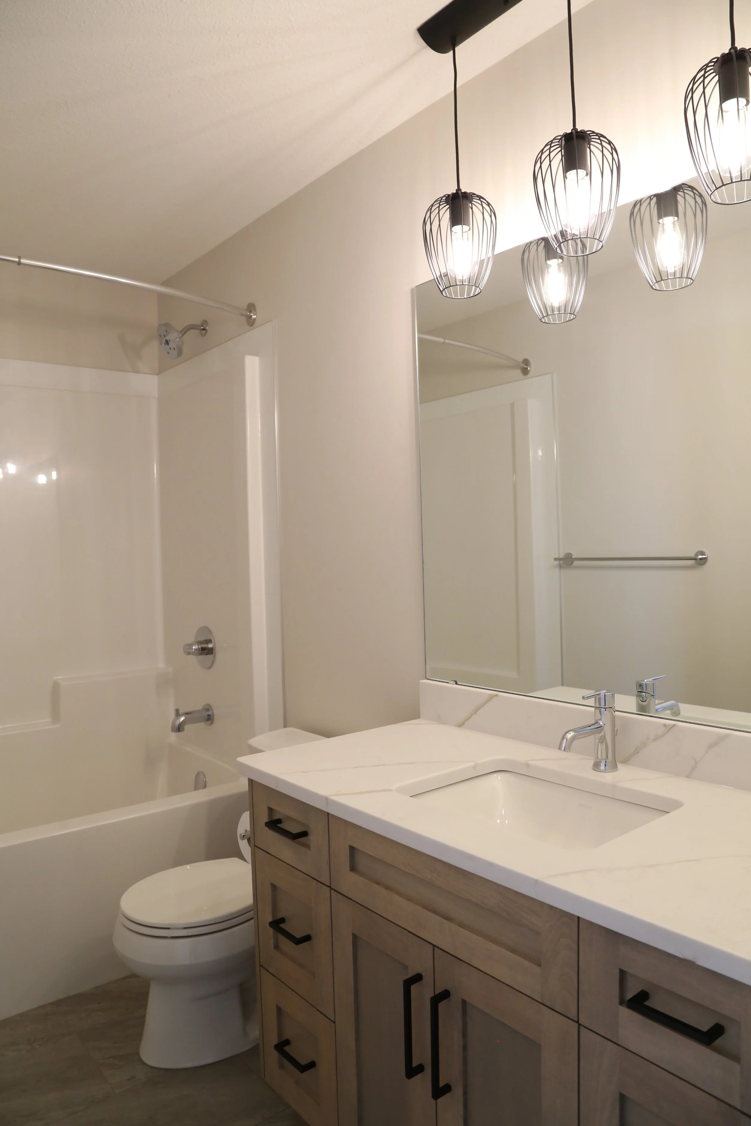18 Bathroom.JPG