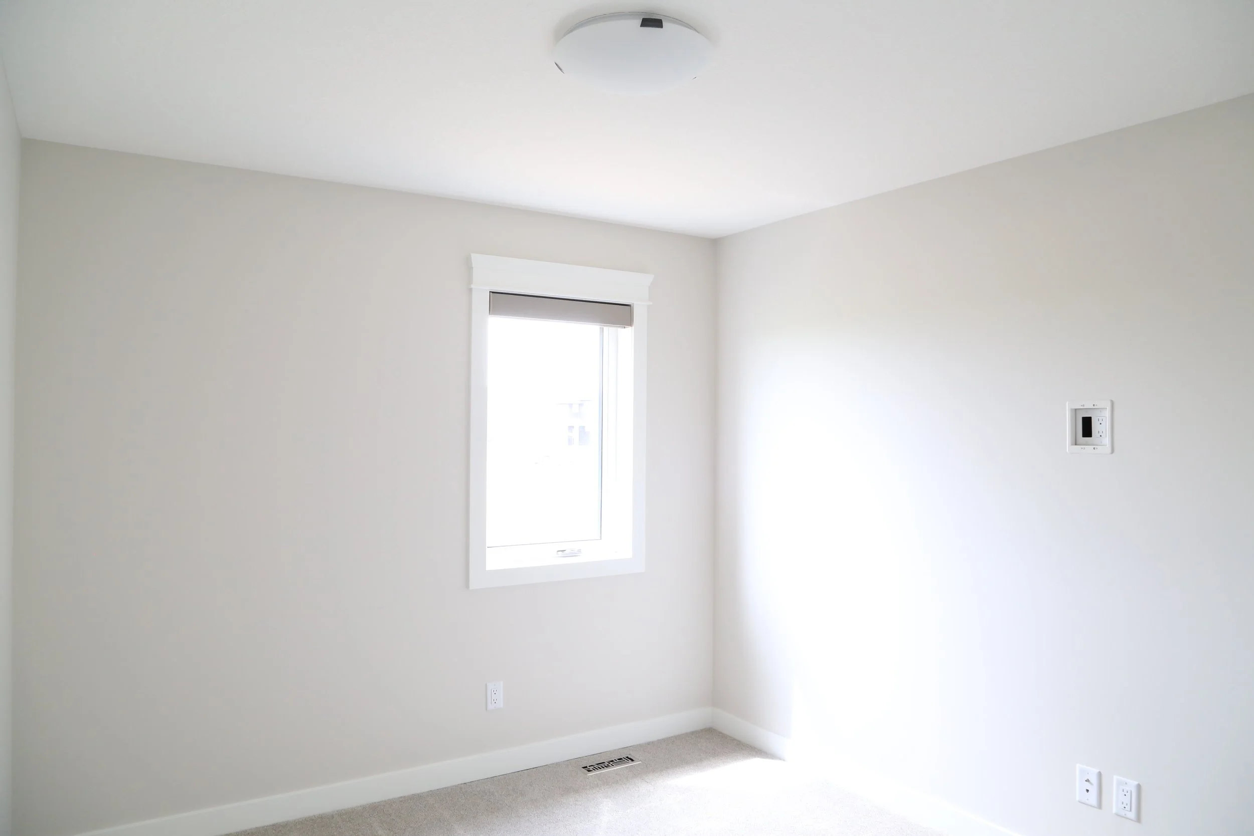 19 Bedroom.JPG