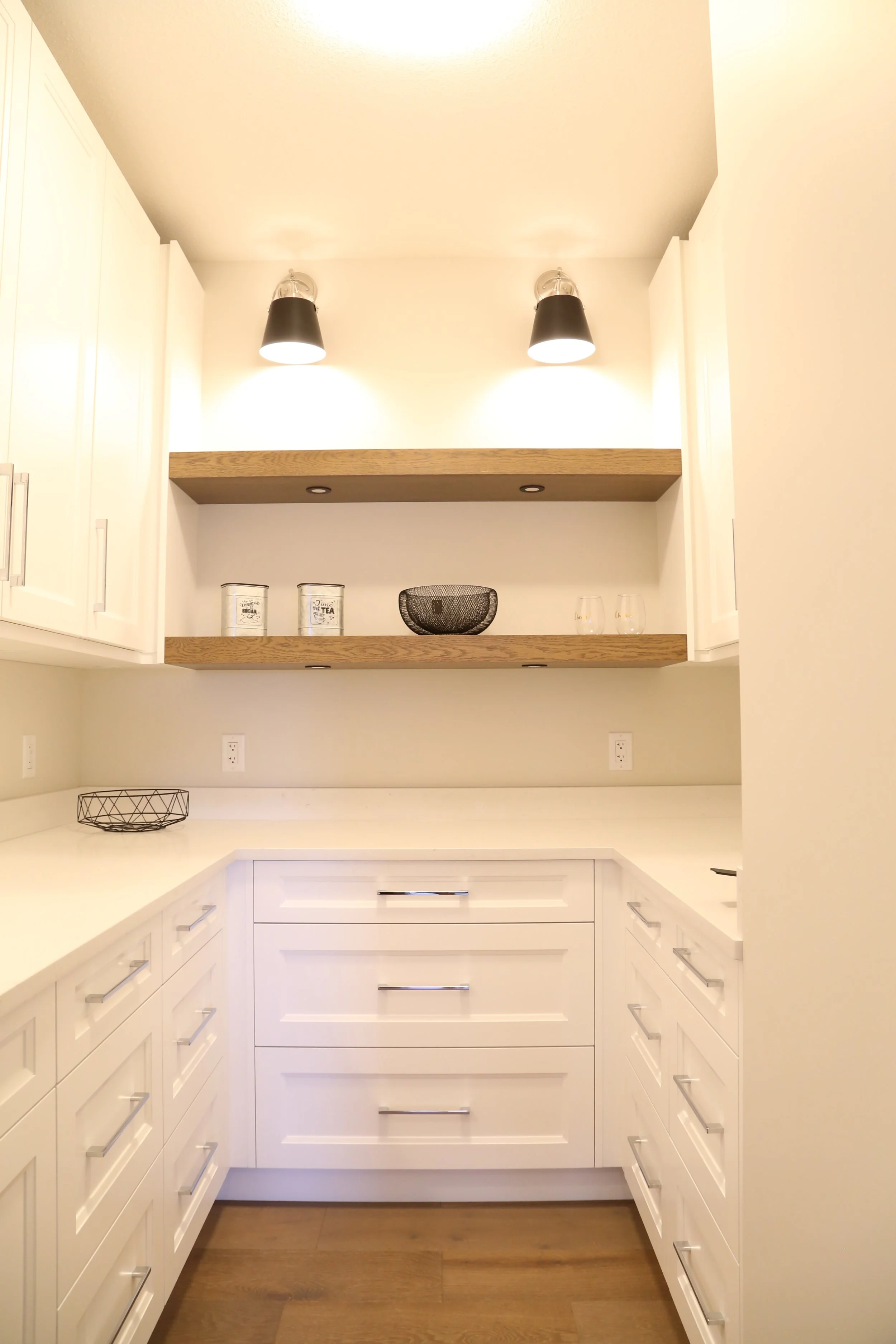 9 Pantry.JPG