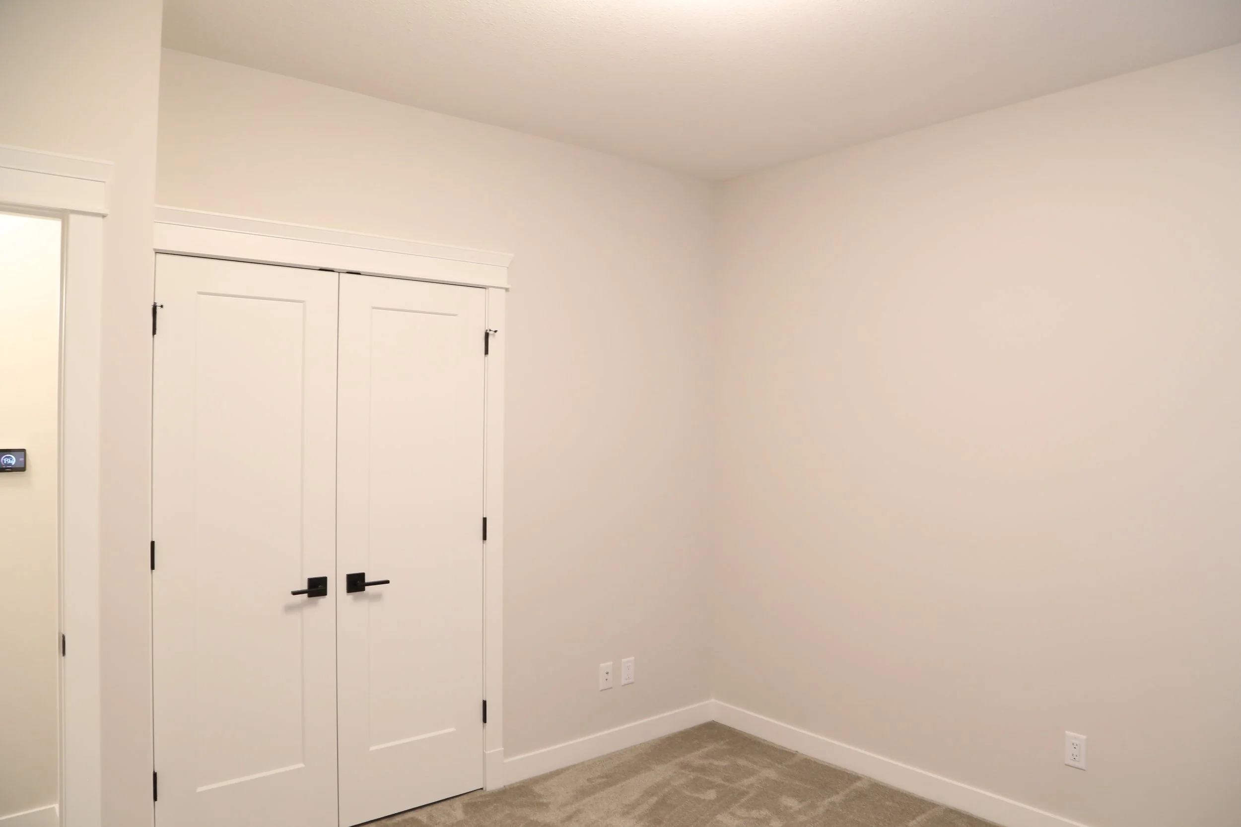 20 Bedroom.JPG