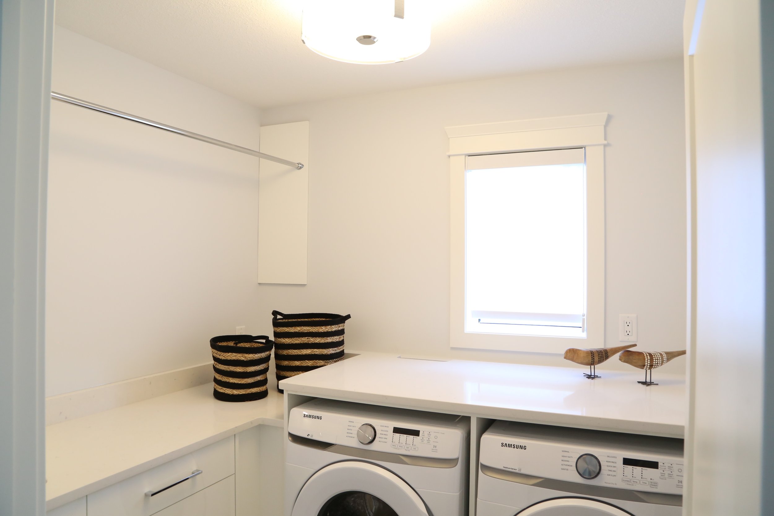 23 Laundry room.JPG