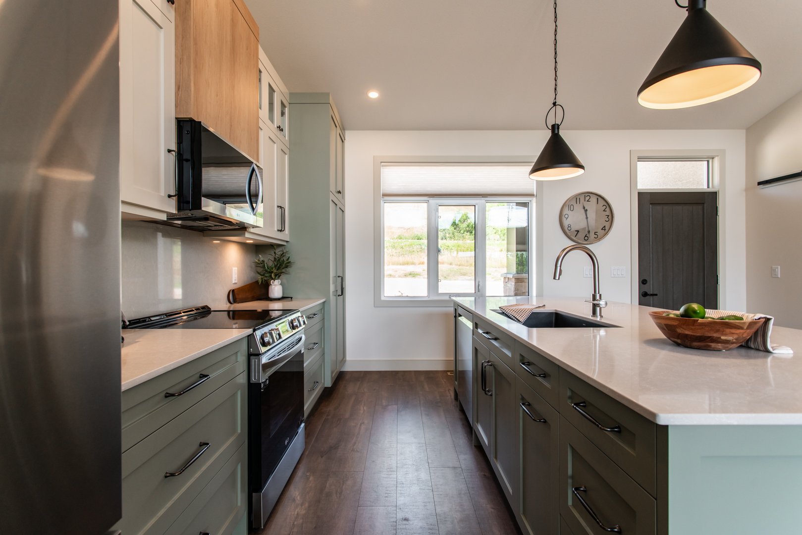 Regina F24 Cottage LR-15.jpg