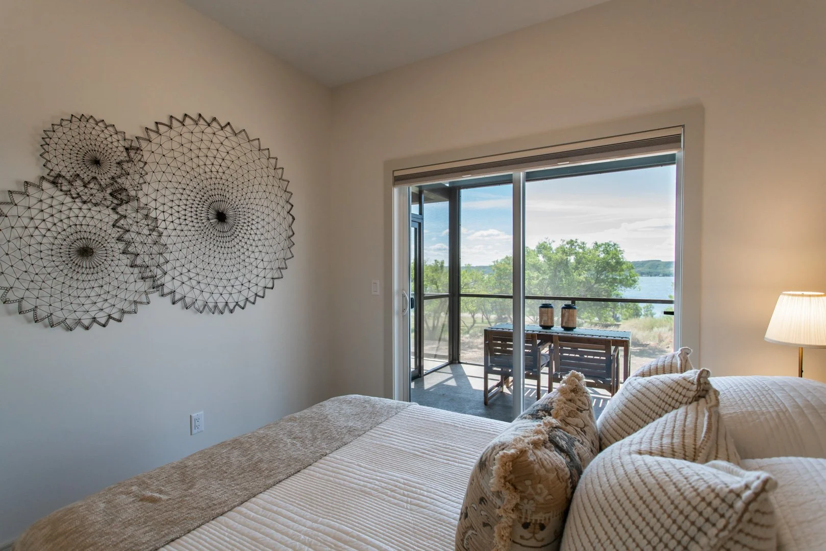 Regina F24 Cottage LR-100.jpg