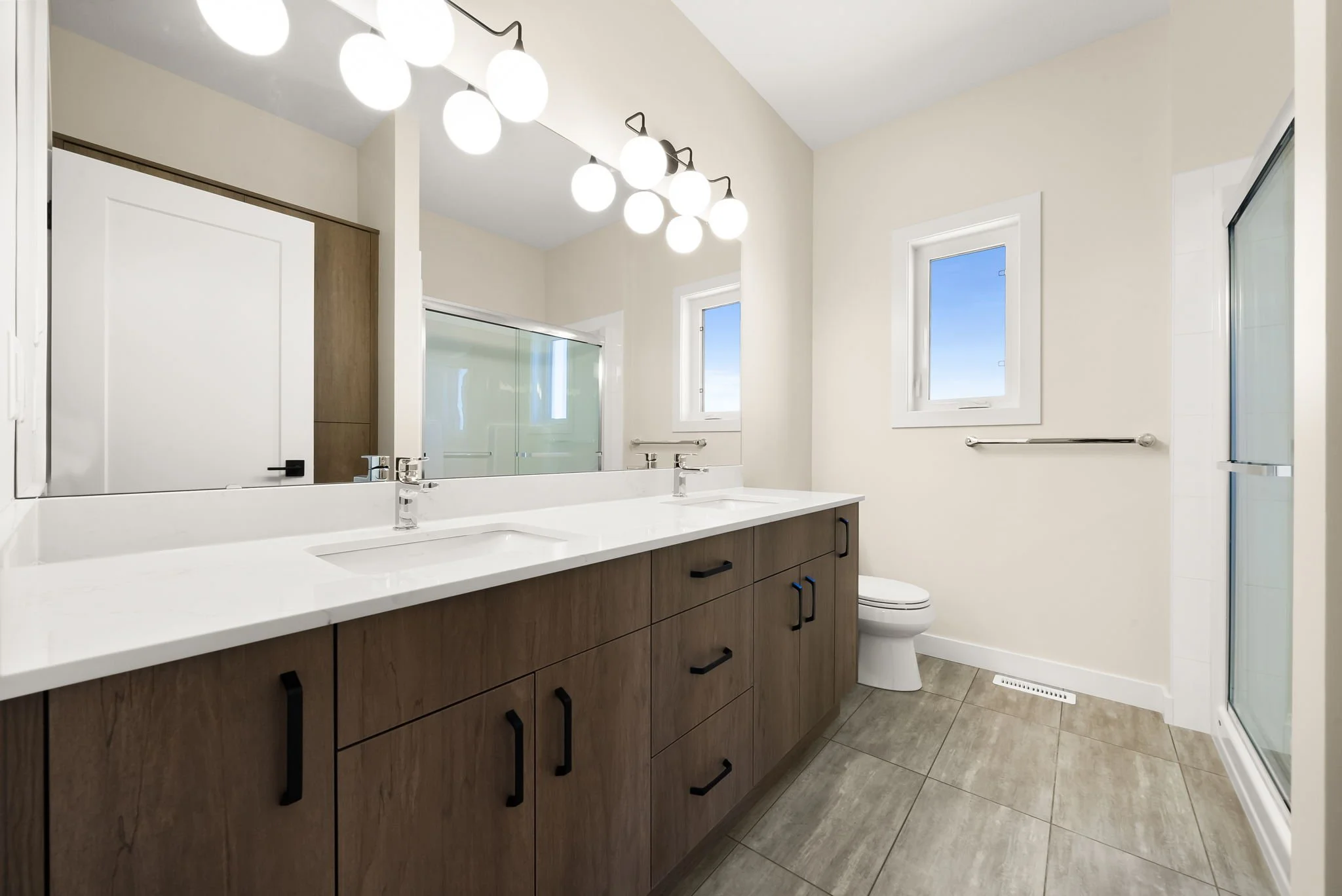 20-web-or-mls-57-lookout-dr.jpg