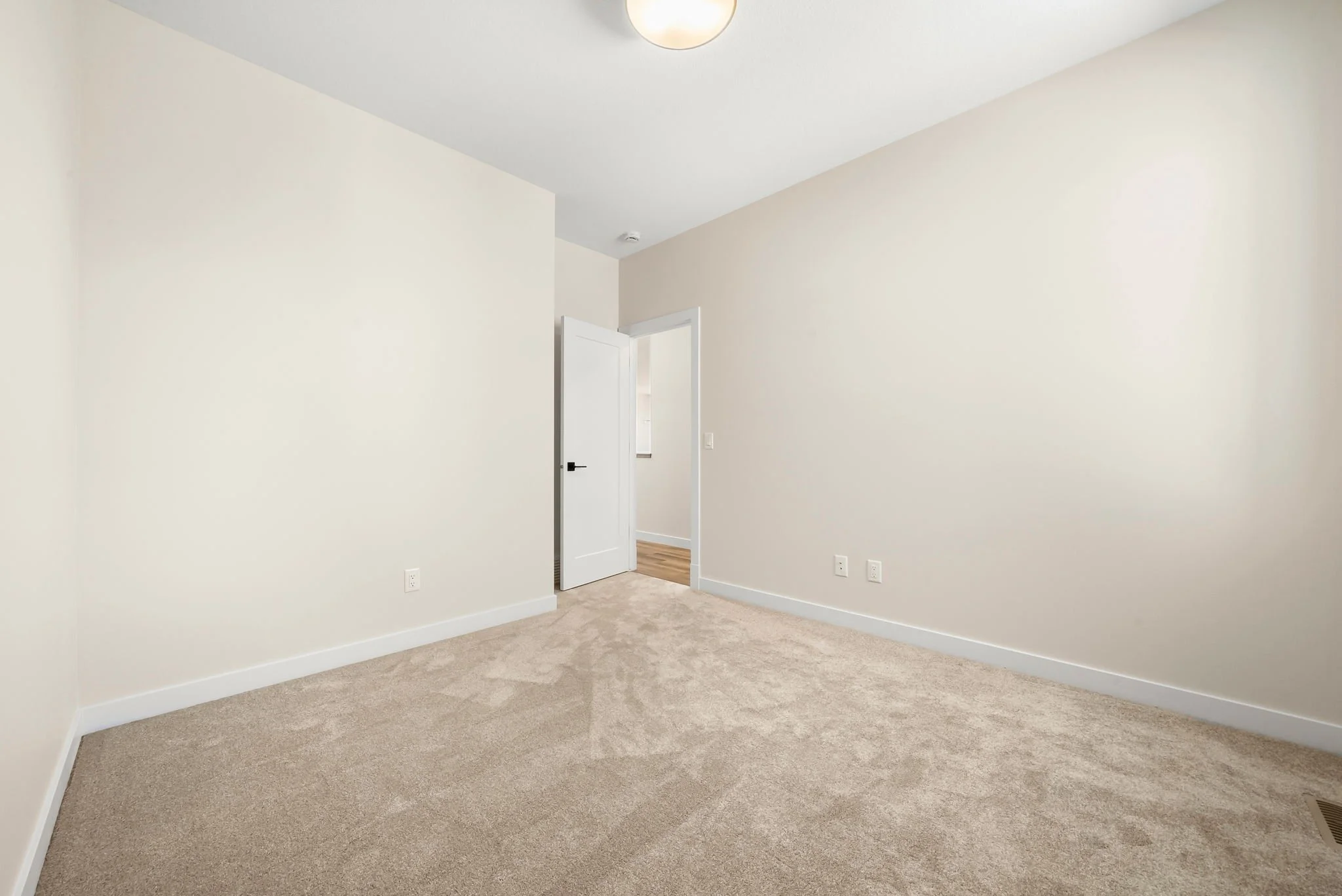 26-web-or-mls-57-lookout-dr.jpg