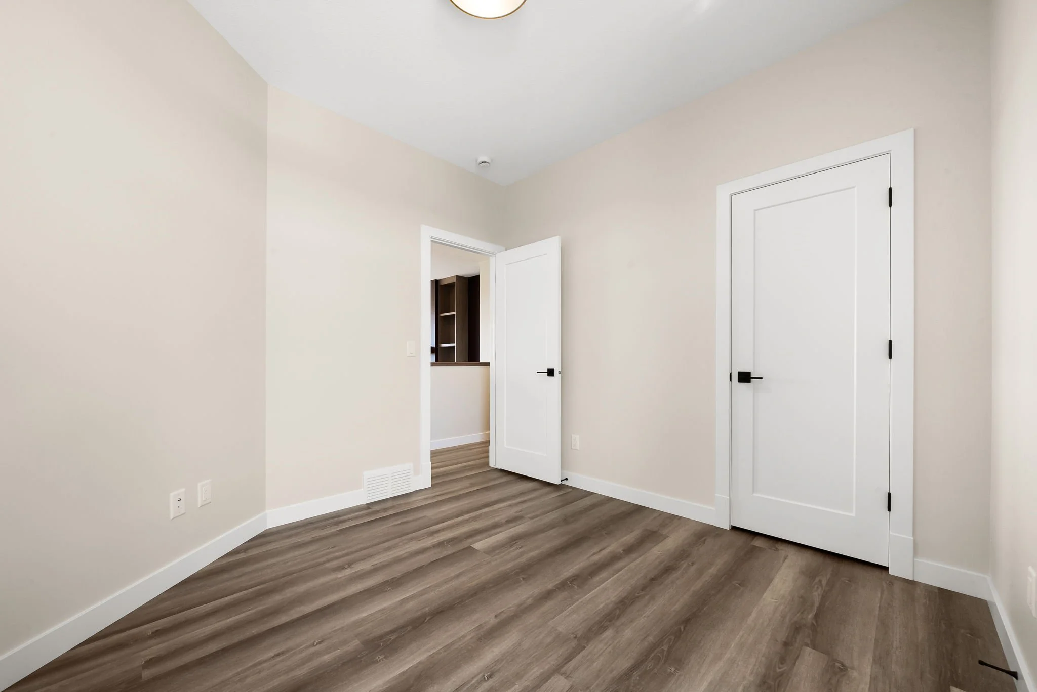 29-web-or-mls-57-lookout-dr.jpg