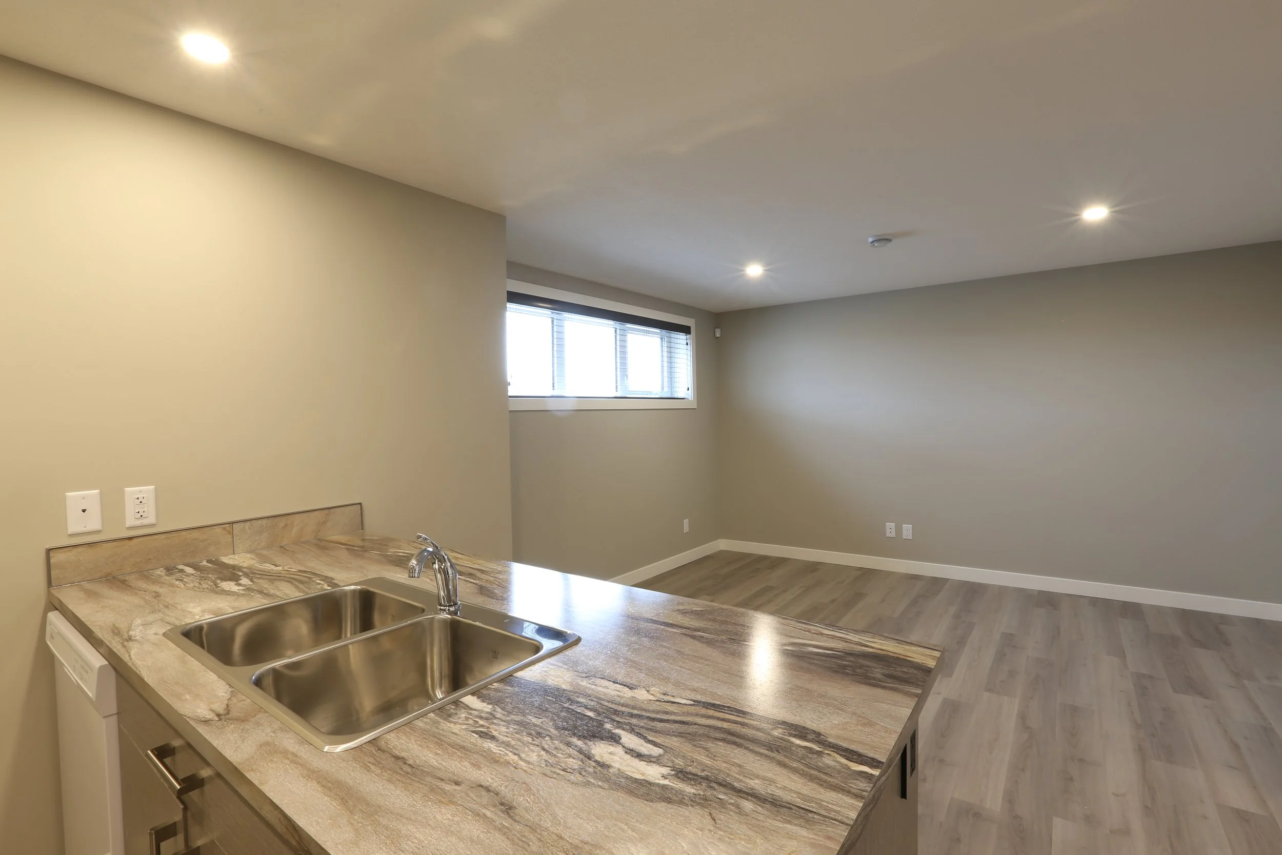 3Kitchen.JPG