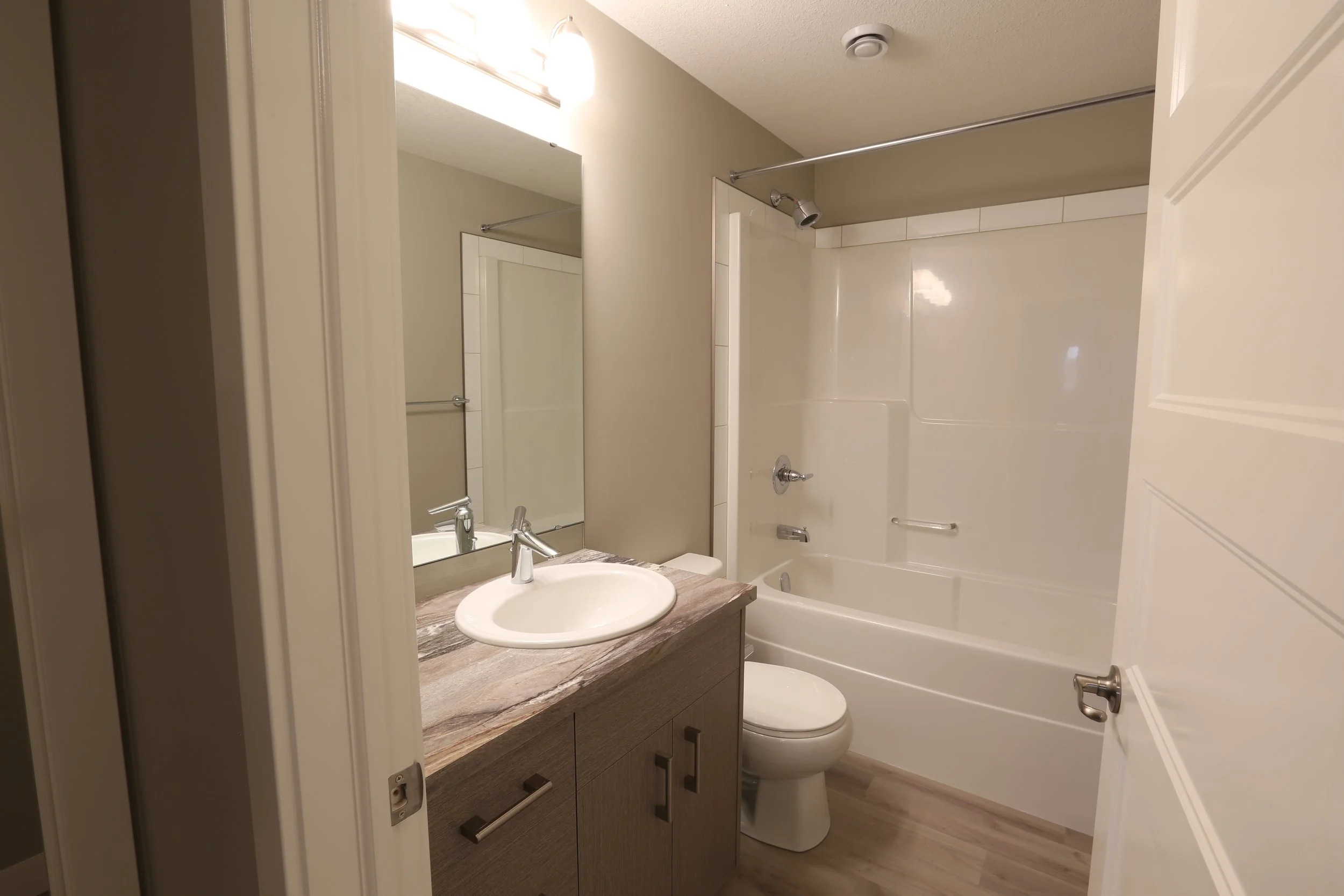 8Bathroom.JPG