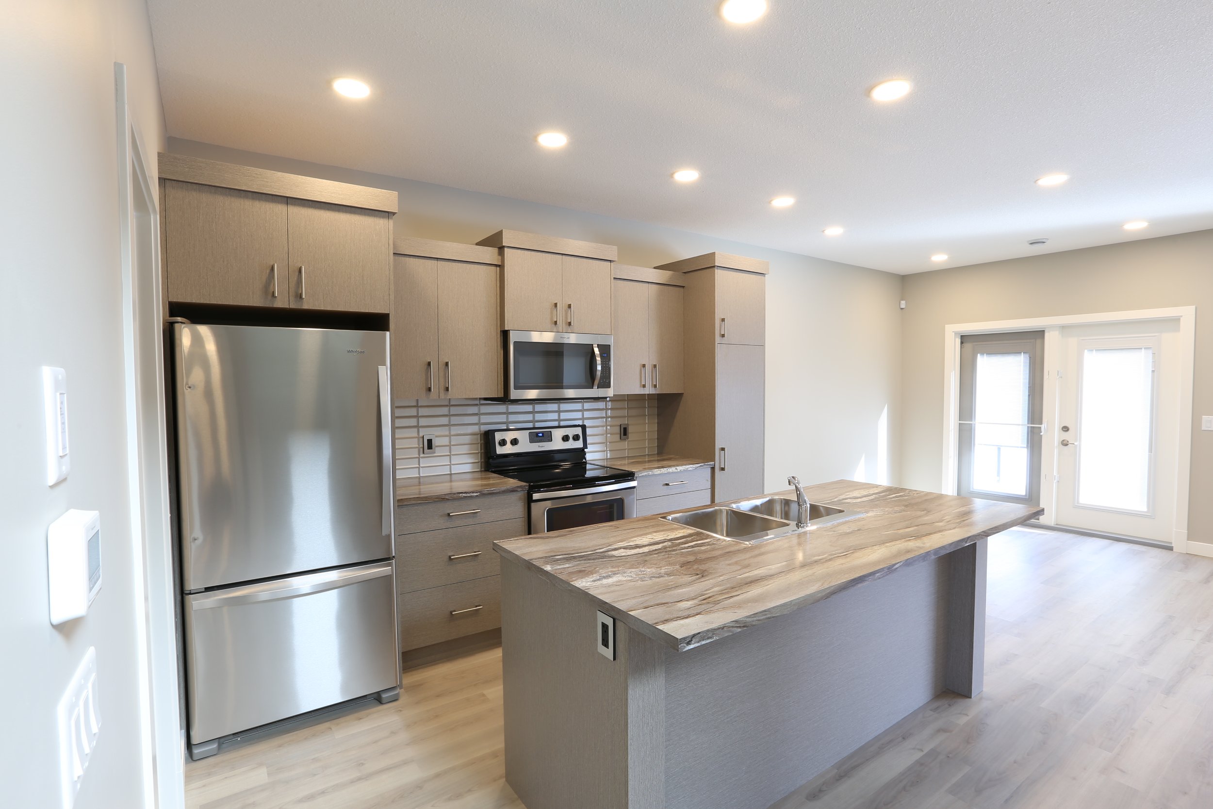 3Kitchen.JPG