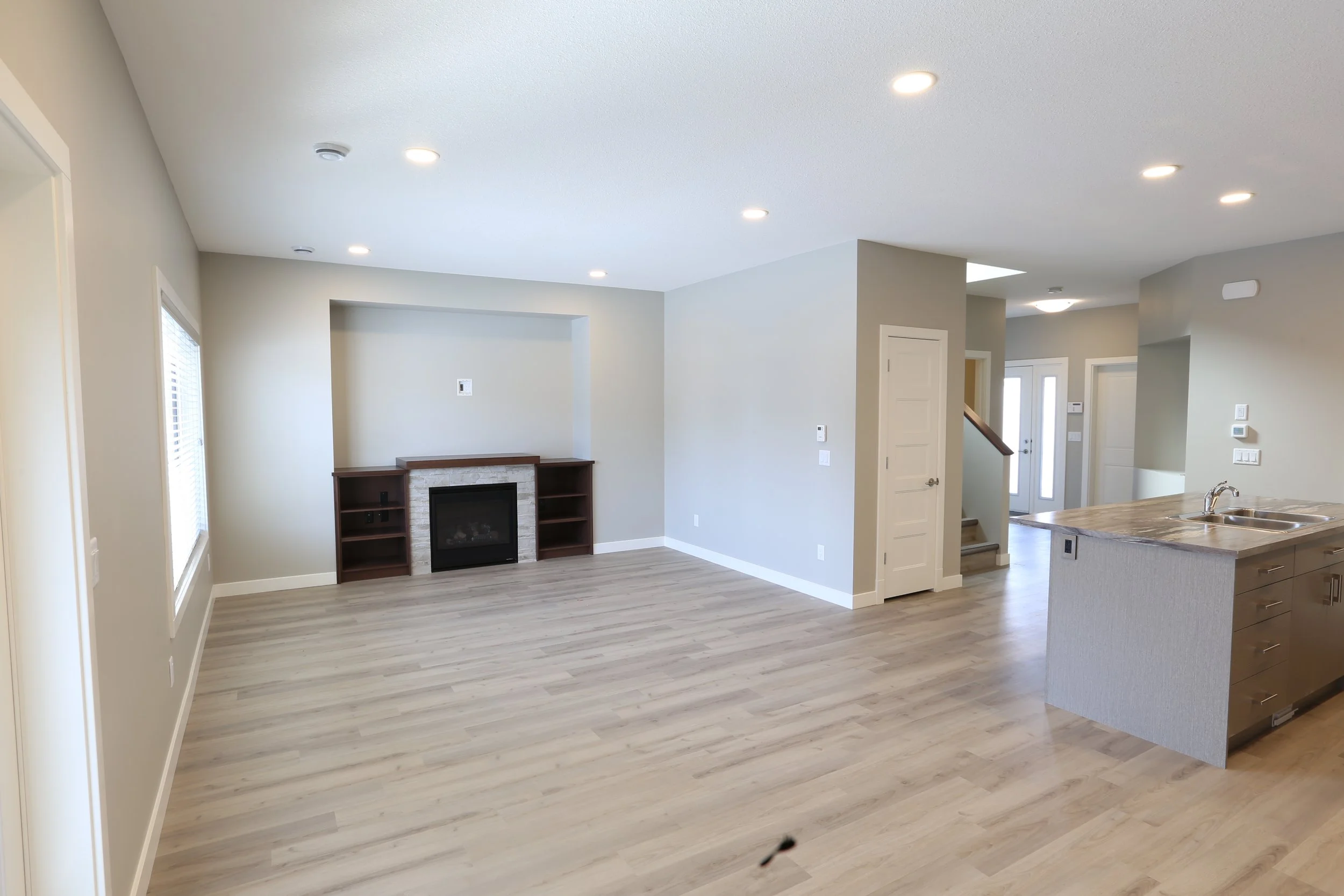 7LivingRoom.JPG