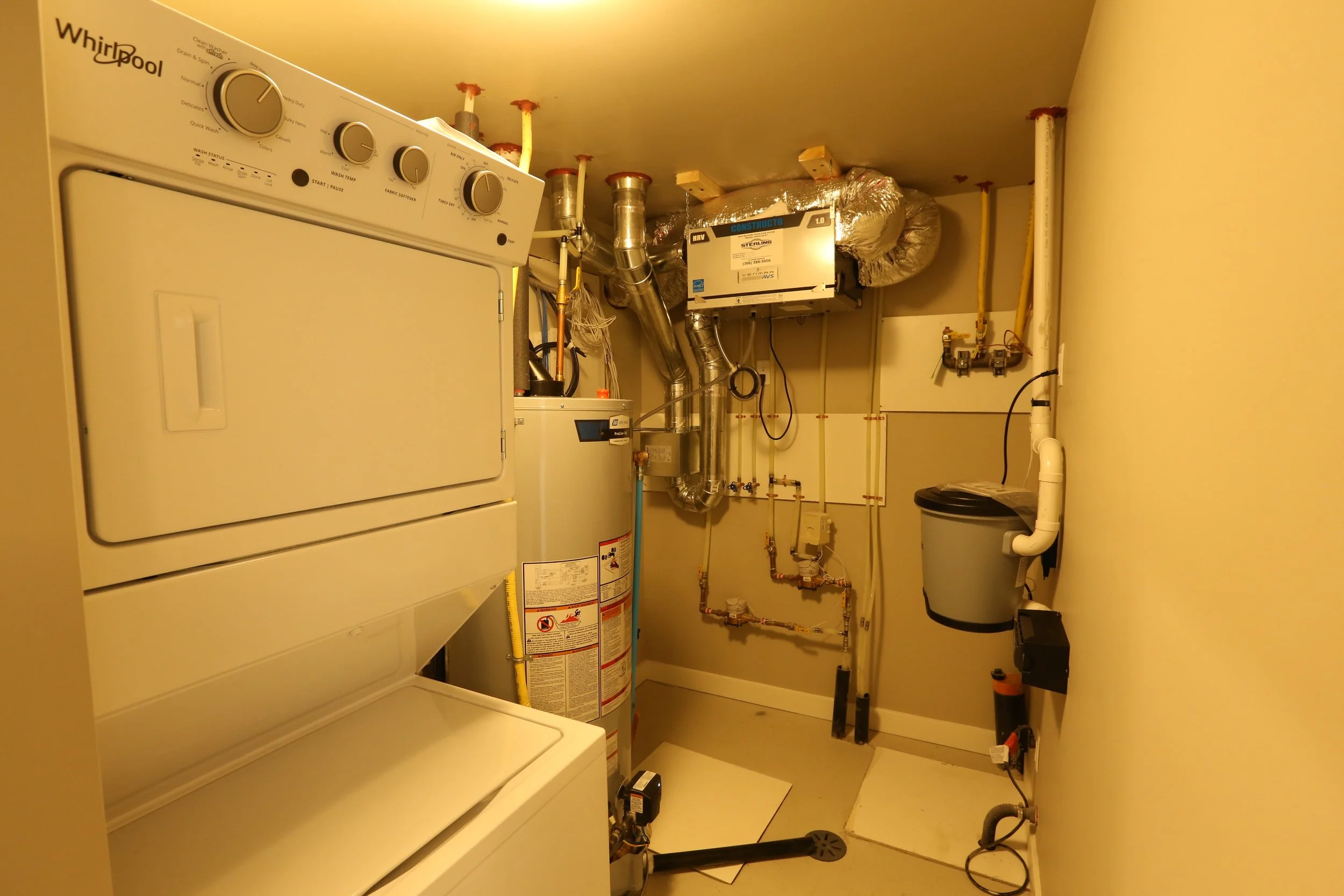 11 Laundry room.JPG