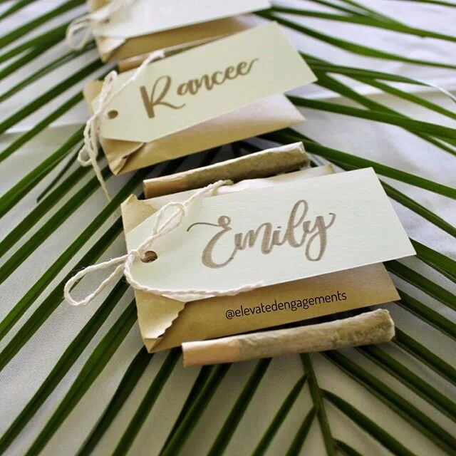 Let Elevated Engagements take you higher with our custom party favors. They make great bridal party gifts and an even better afterparty gift. Choose from prerolls, blunts or bite-sized edibles with customizable packaging and name tags.
.
.
.
.
.
Weed love to be apart of your big day. Contact us for a free consultation ✨
.
.
.
#cannabisbar #weedbar #weedwedding #partyfavors #joints #edibles #weddinggifts #cannabis #weddingbliss #flowers