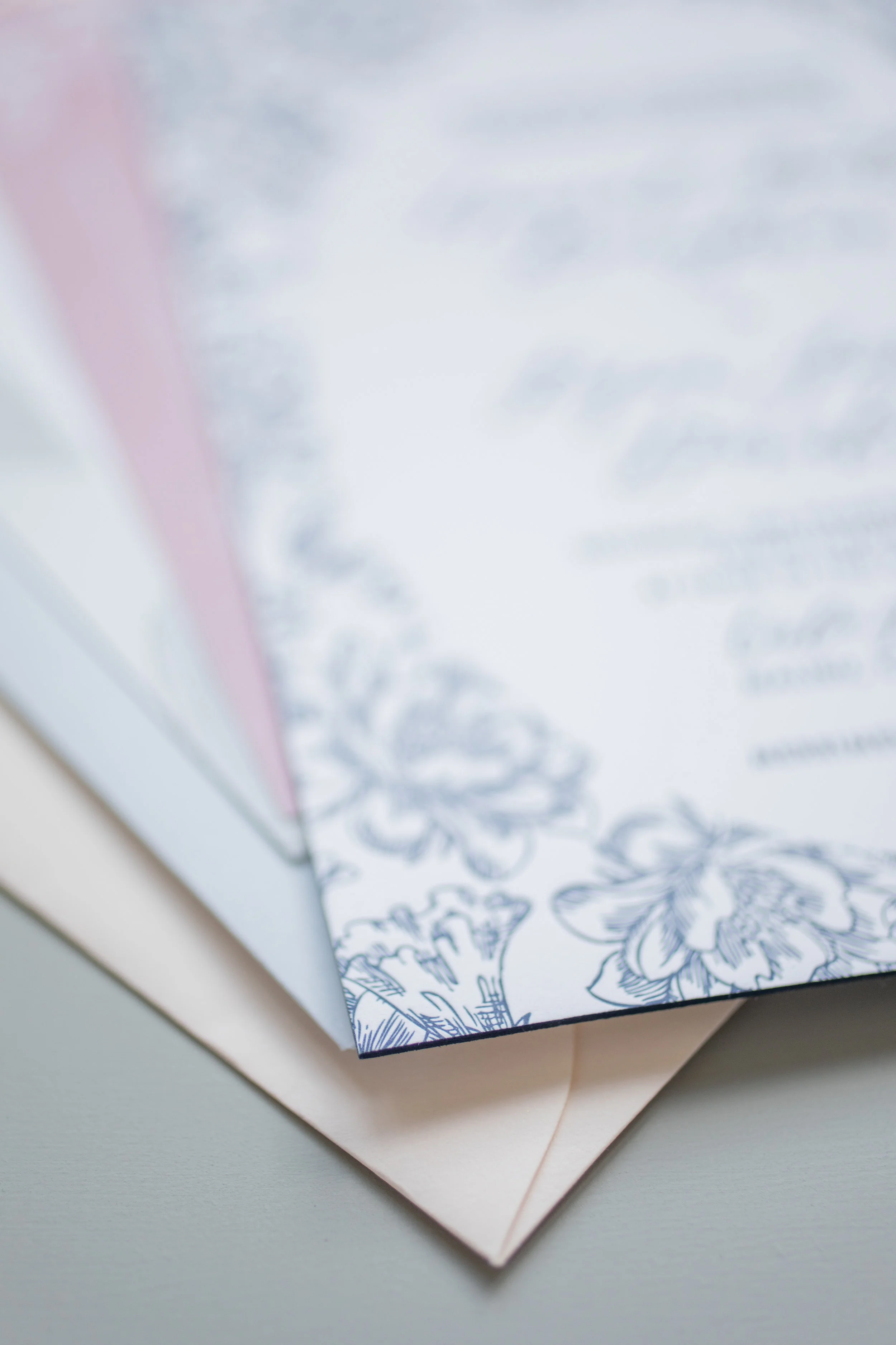 stationers-summit-twinkle-and-toast-edge-invitation.jpg