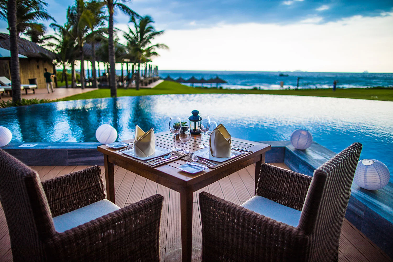 25The-Anam---Dinner-at-the-Pool.jpg