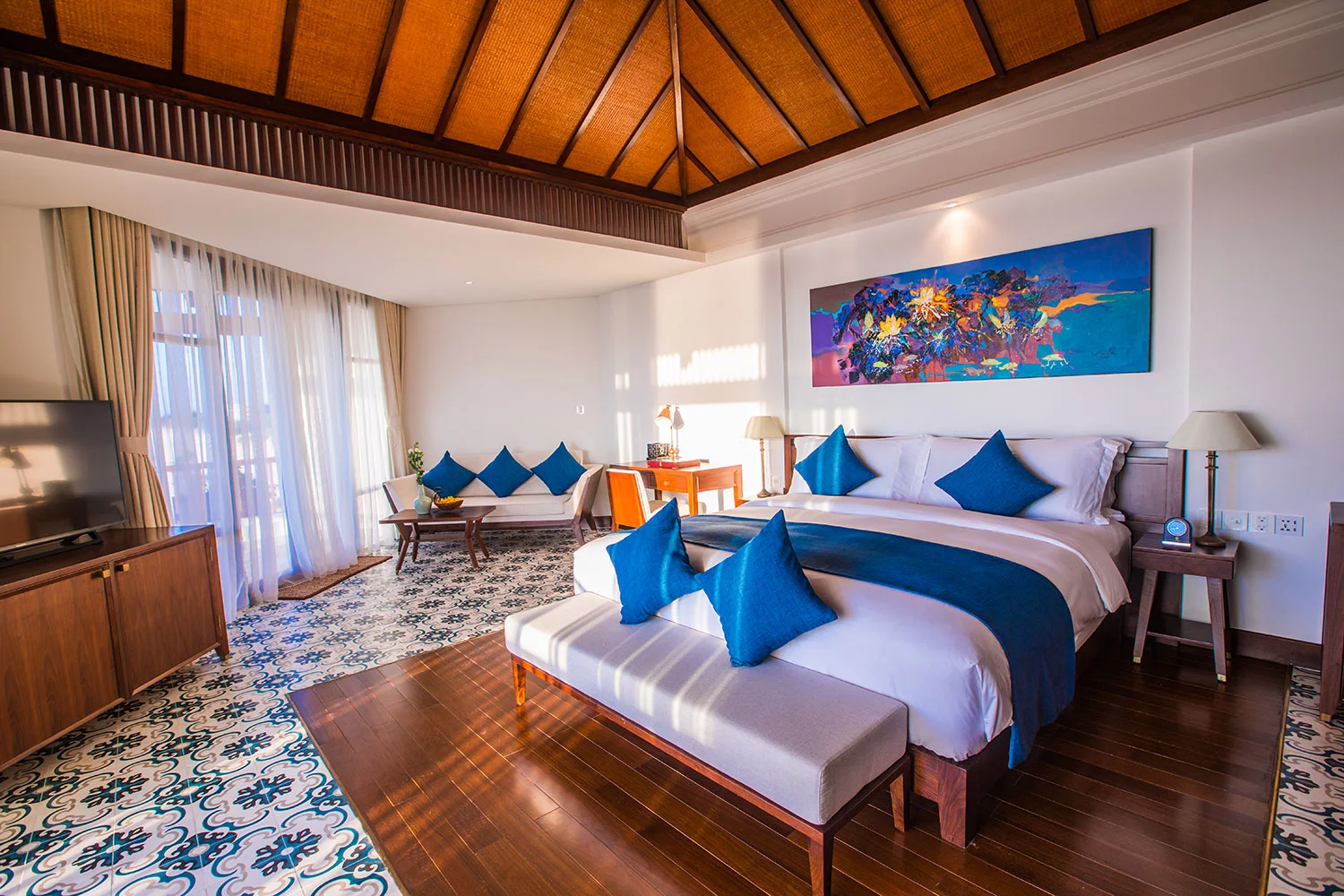 08-The-Anam--Deluxe-Collection---Terrace-Sea-View-Room-II.jpg