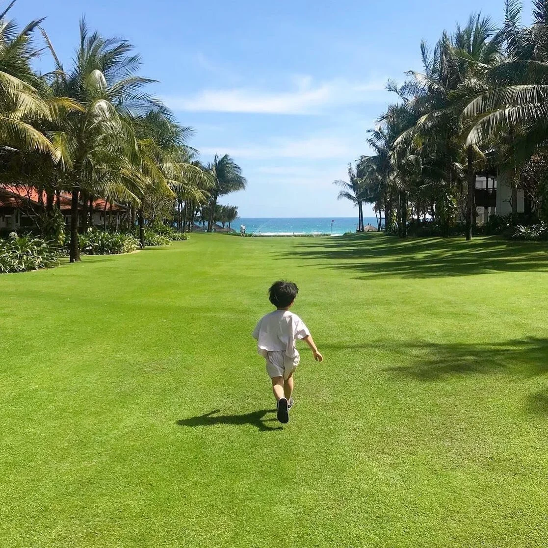 Childhood is a happy place to be in, so turn off the iPad and let your kids enjoy their outdoor days and make good memories! Have a Happy Children&rsquo;s Day!
#TheAnam #theanamresort #theanammoment #childrenday #summer #summervibes #luxurytravel #lu