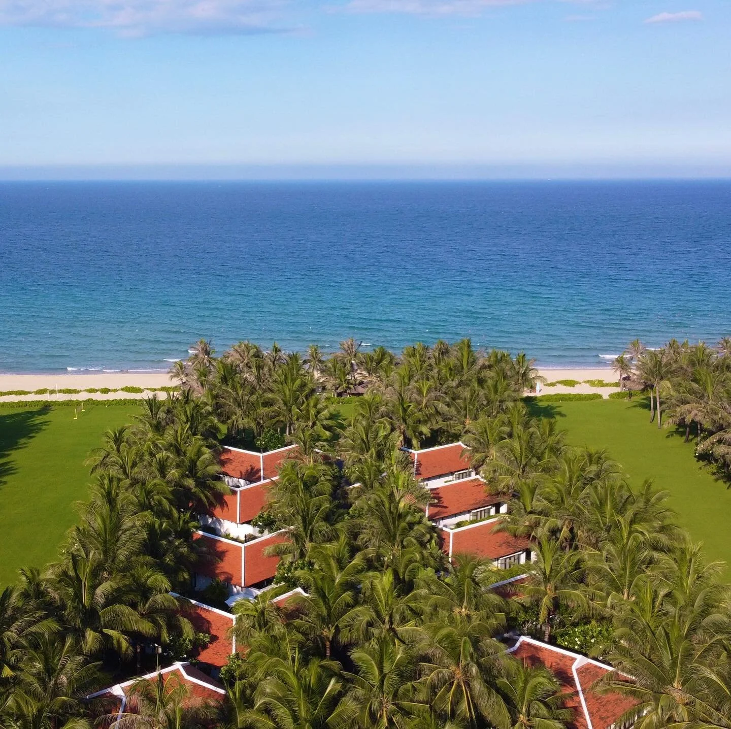 Ocean breeze&hellip; Can you feel it?
#oceanbreeze #beachvibes #beach #nhatrangbeach #longbeach #camranh #nhatrang #vietnam #luxurytravel #luxurylifestyle #luxuryresort #resortnhatrang #resortcamranh #resortvietnam #beachresort #theanam #theanamresor