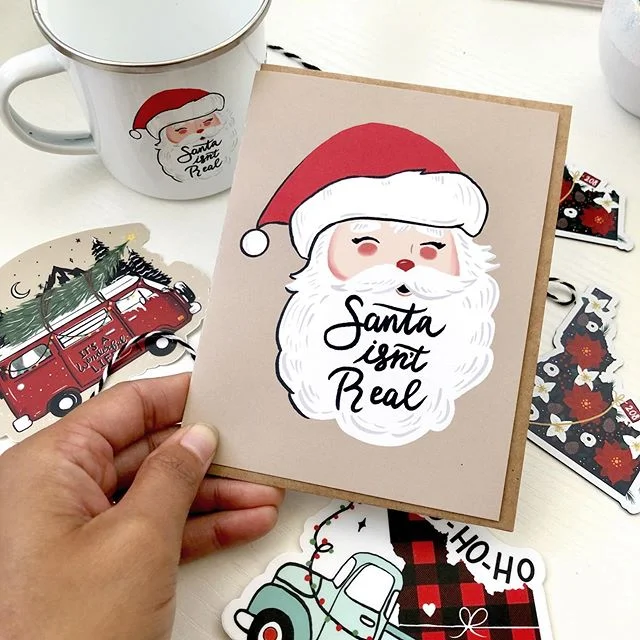 Grinch much? WARNING: PARENTS EYES ONLY. Wondering how to tell your kids Santa isn&rsquo;t real, give them this Santa card? 😂 Adding this to our funny card category...I&rsquo;ll probably get coal for Christmas. 🤣

#funnychristmascard #amandaholdend