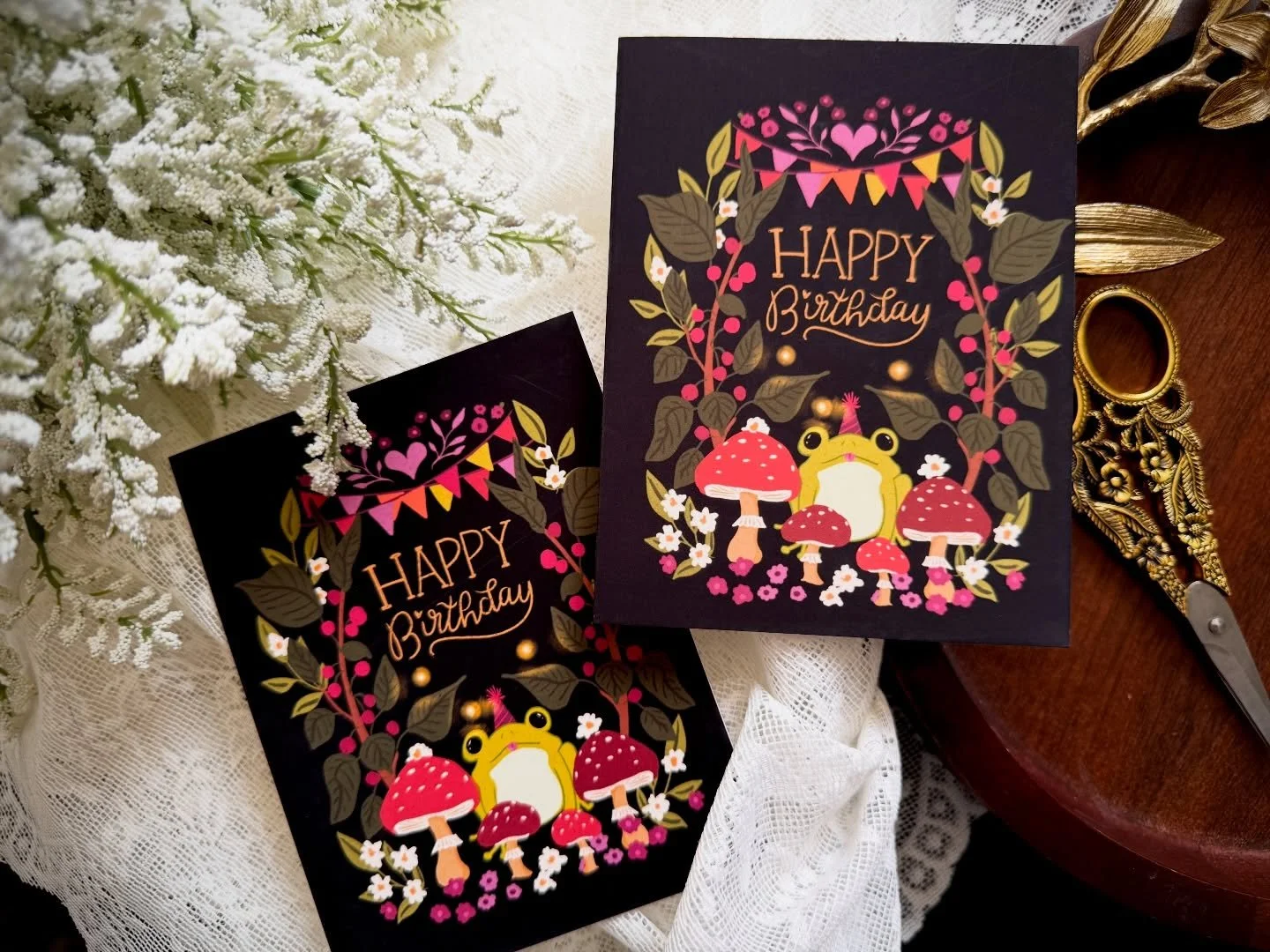 🍄🐸 New Birthday Card Alert! 🐸🍄

I really had a fun time with this one! The frog was not in the plans but somehow, he hopped in there! 😆 He&rsquo;s so cute!

I definitely love this color palette, it really pops. Makes you want to have a little pa