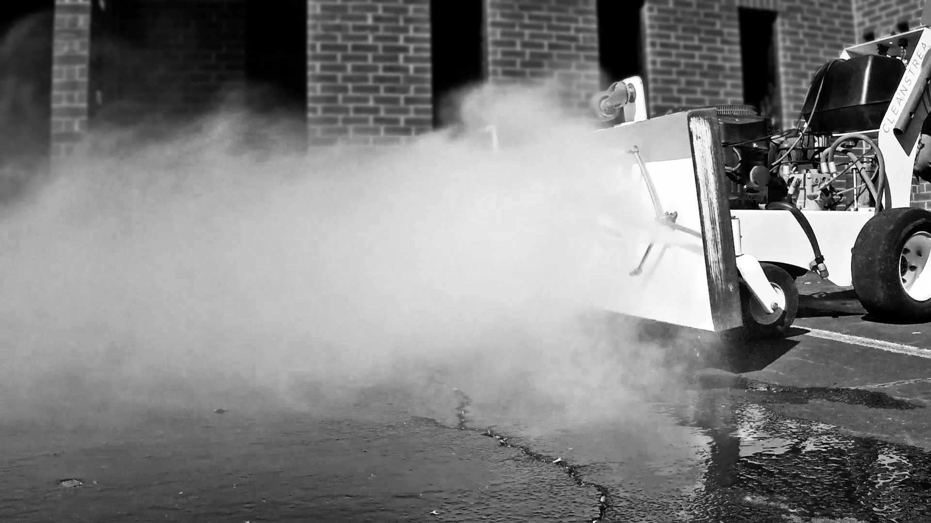 cleanstreak11c-blur_b-w.jpg