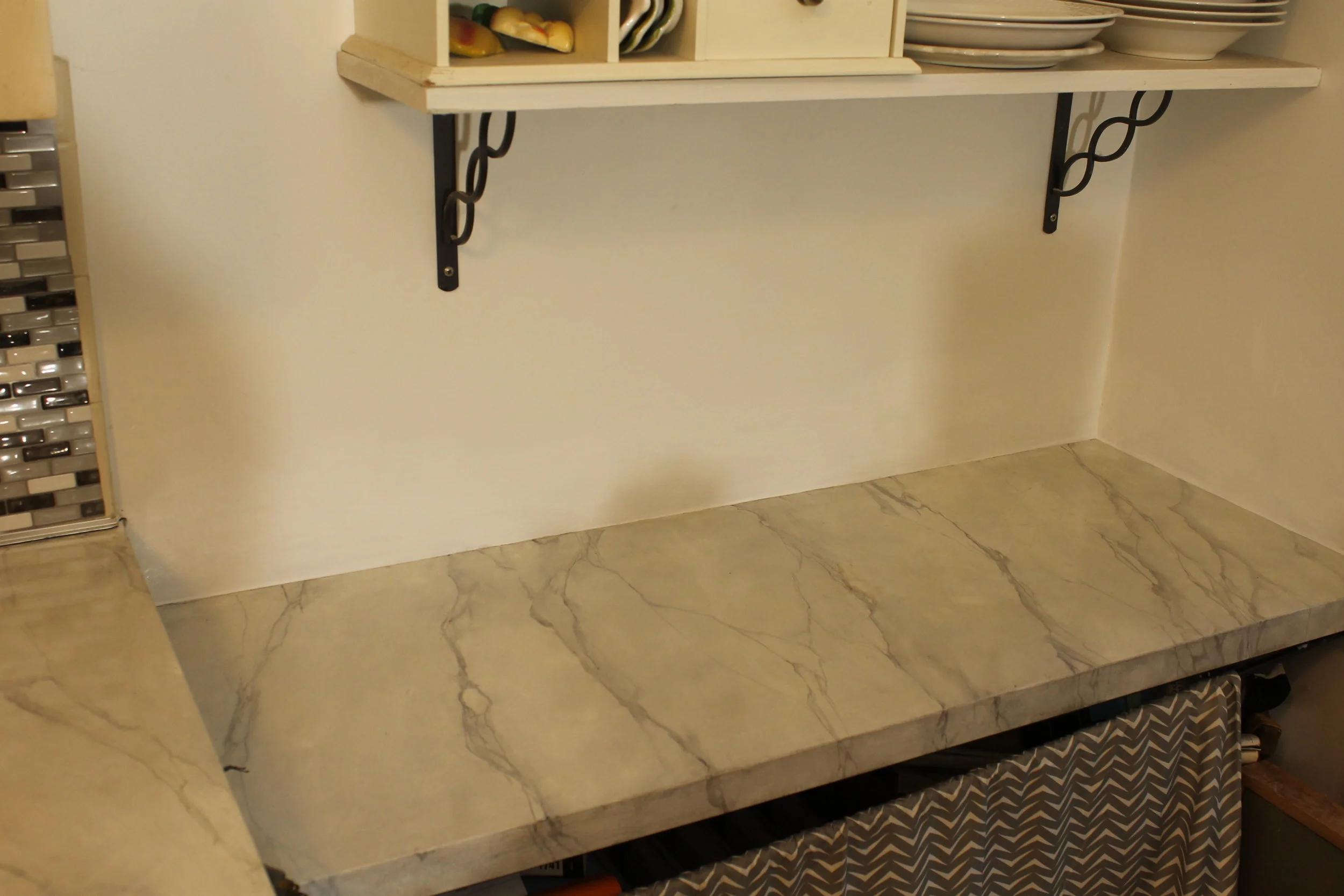  Countertop after marbleizing 