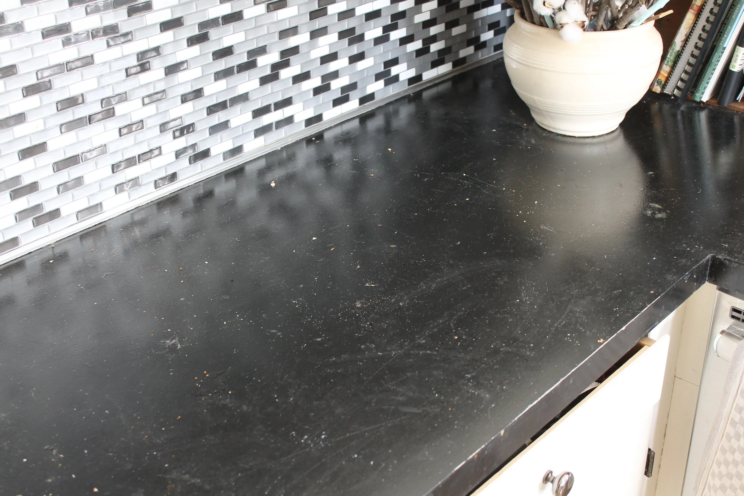  Painted formica counter top before refinishing 