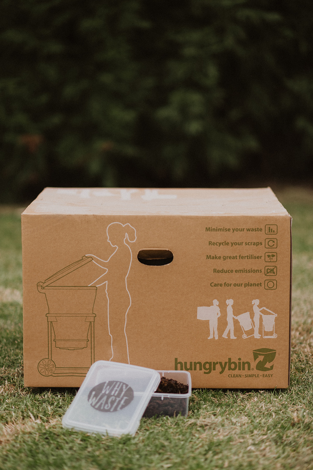 worm farm in box with worms.jpg