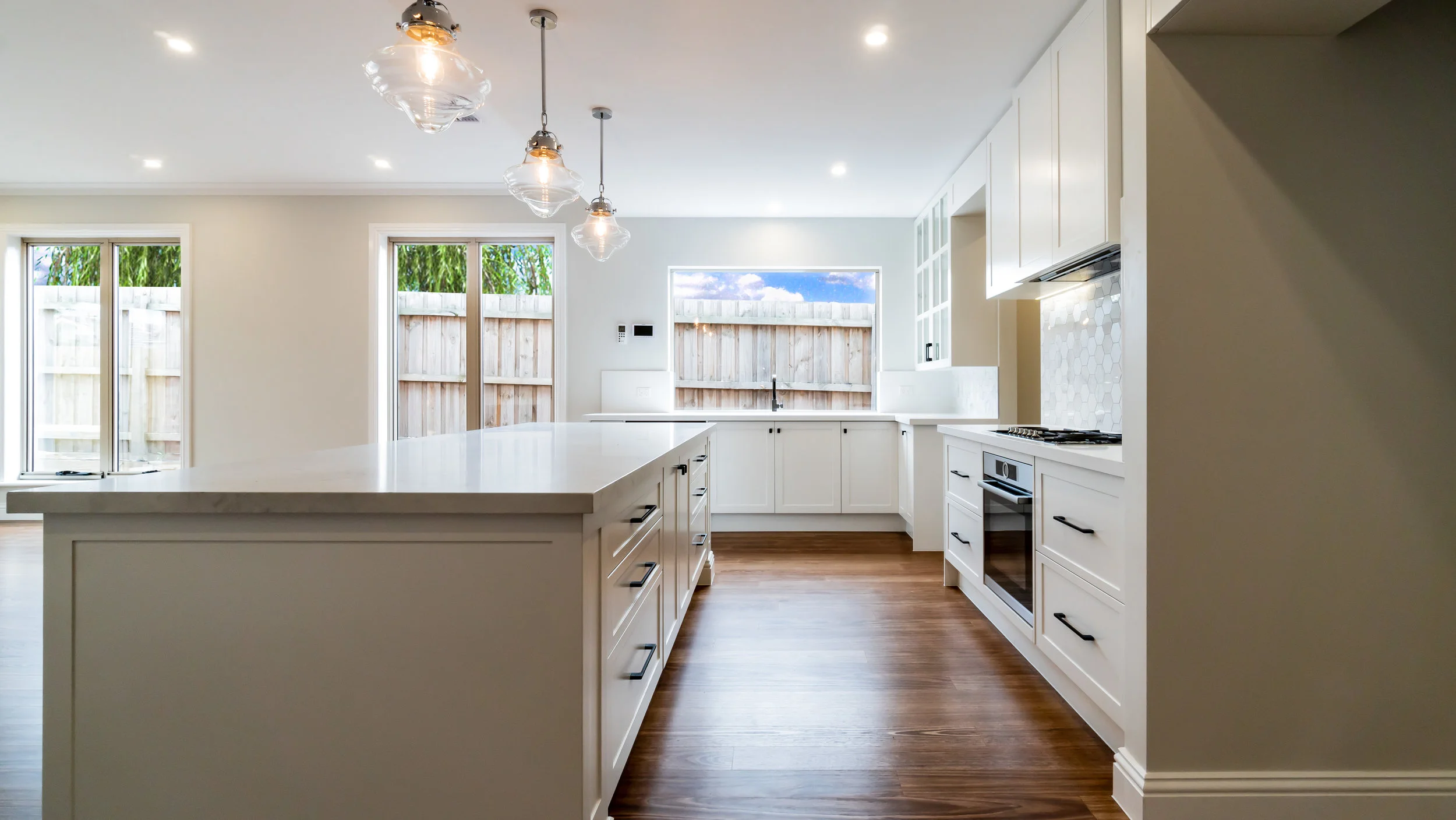 KITCHEN SIDE.jpg