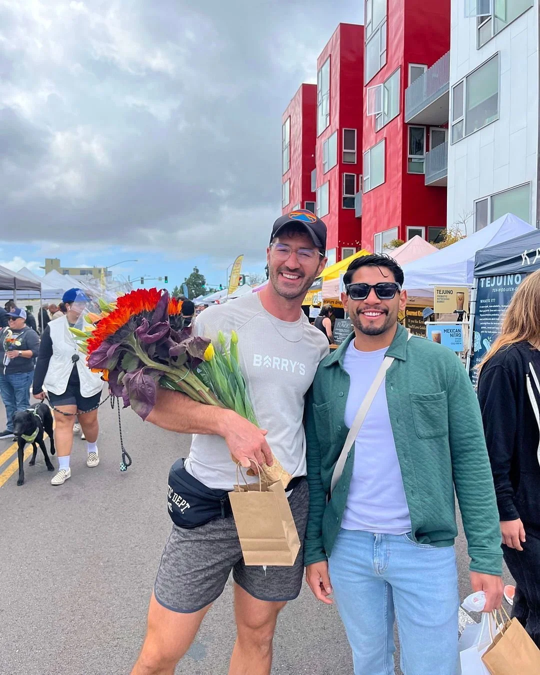 Nothing beats a Sunday spent with our market community 💛

We&rsquo;ll see you all tomorrow! Remember to bring your stamp cards &mdash; the December 14th Holiday Raffle is almost here 🎁✨