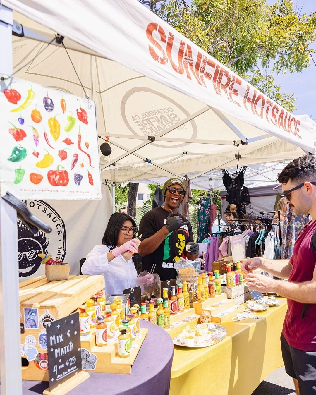 Cue the weekend + cue the countdown&hellip; market day is almost here!🌈 🥕 🍎 

Happy Friday! The Sunday vibes are already kicking in, we can&rsquo;t wait to see you in just TWO days ✨ 

#hillcrestfarmersmarket