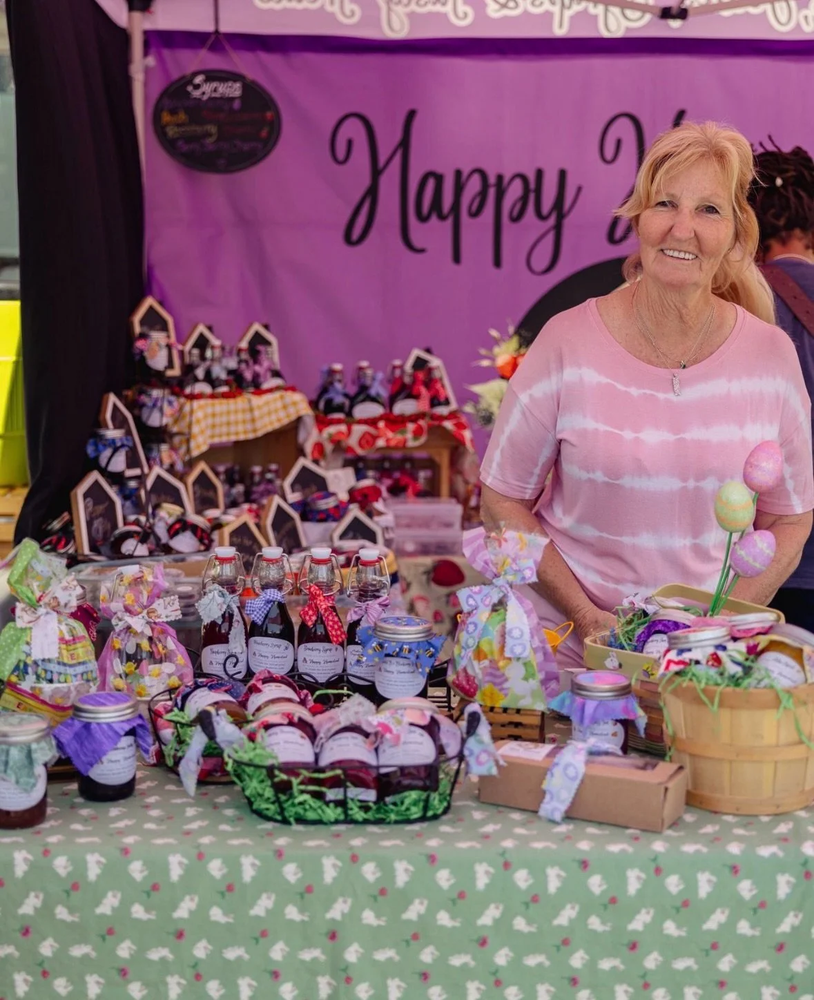 Happy Easter, Hillcrest 🐣🌸

We&rsquo;re OPEN and ready for you to HOP on over 🐰✨

Join us this morning on University Ave, all your market favorites are waiting for you! 

Here until 2 PM 💛

#hillcrestfarmersmarket
