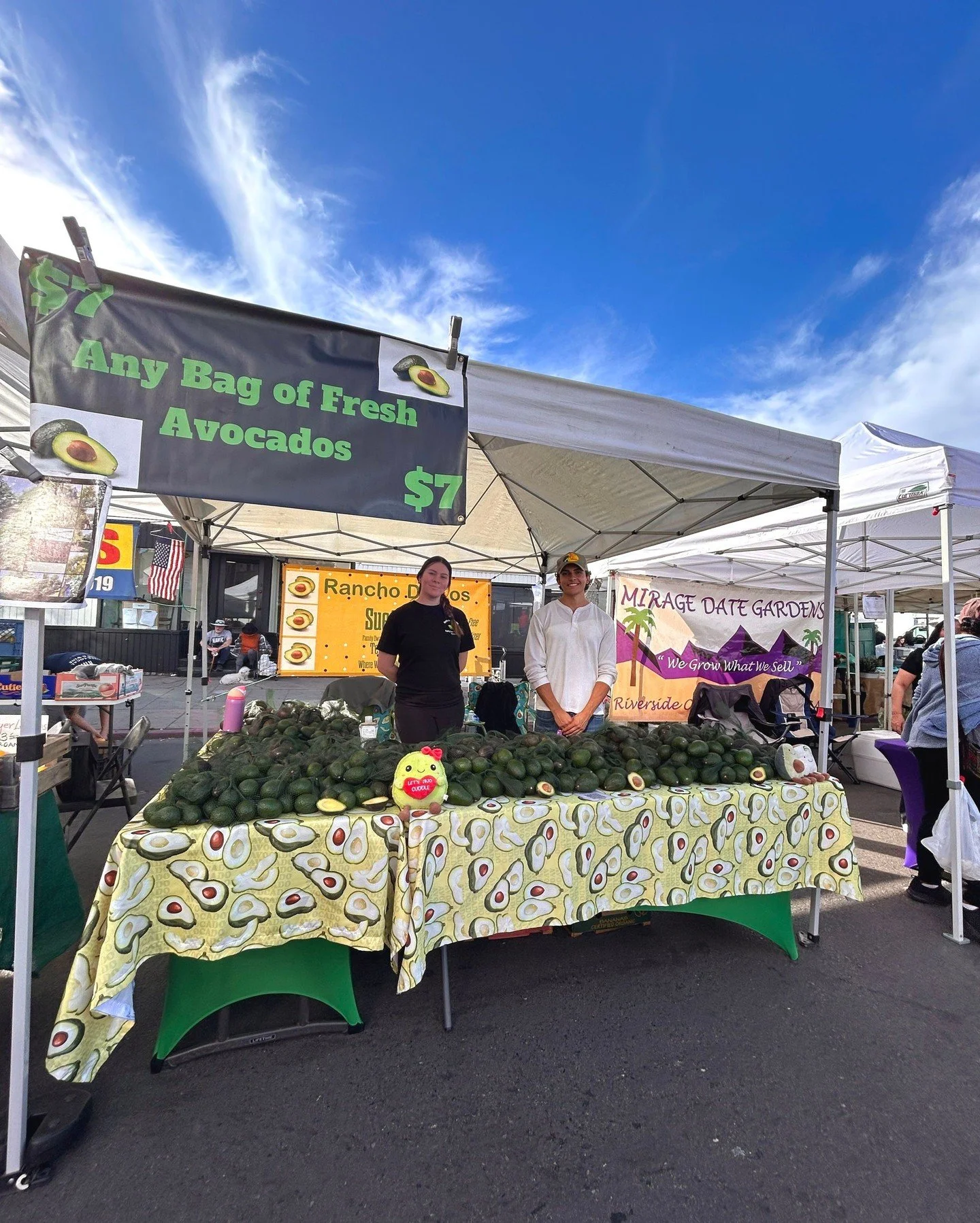 Let's taco 'about a perfect market haul... 🌮

Stock up for Cinco de Mayo with fresh ingredients from local farmers, plus ready-to-eat favorites from our market vendors!

Here's what's on our list: 
🥑 Guacamole + salsa from @ruthsno5salsa
🫔 Tamales